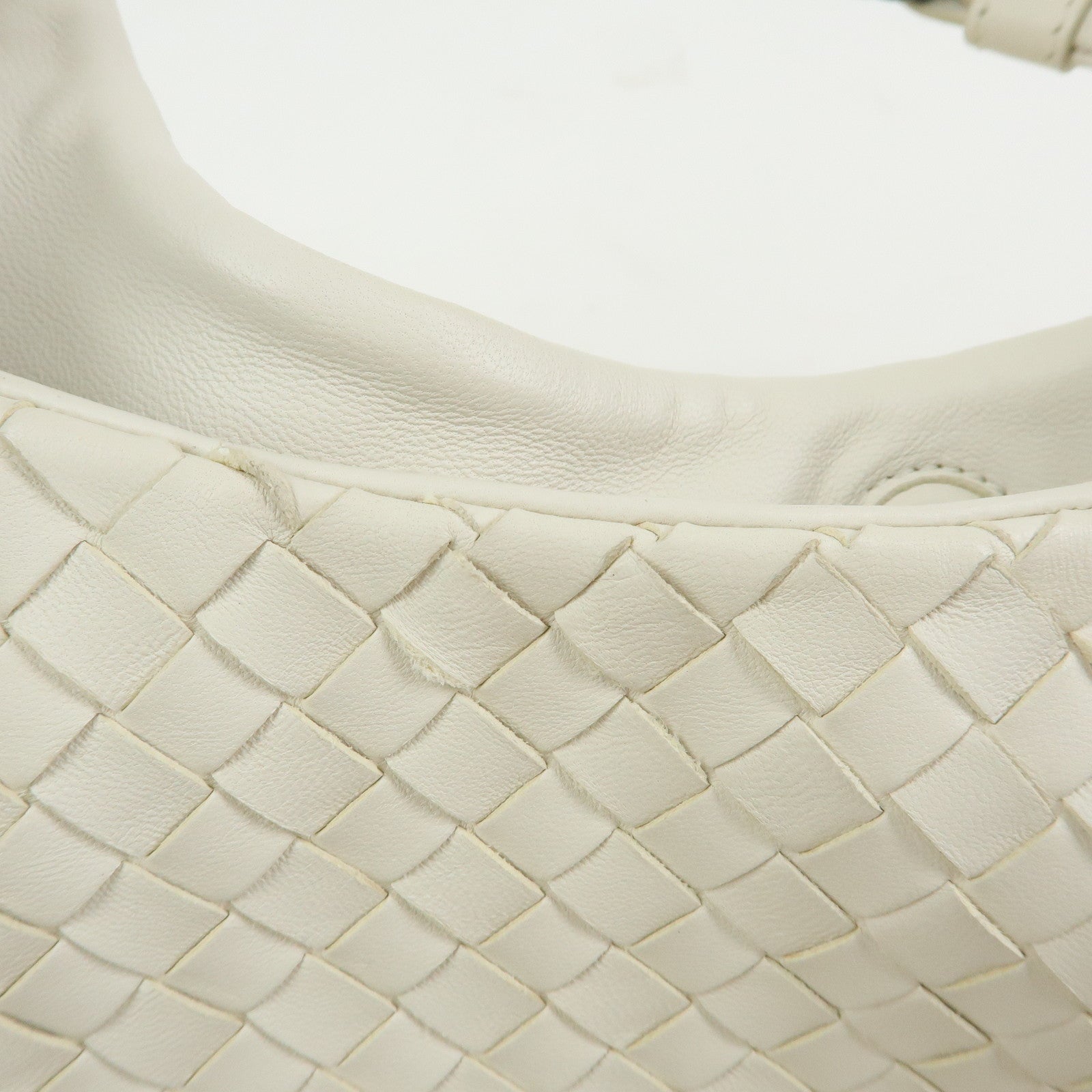 BOTTEGA VENETA Intrecciato Campana Leather Shoulder Bag 125787