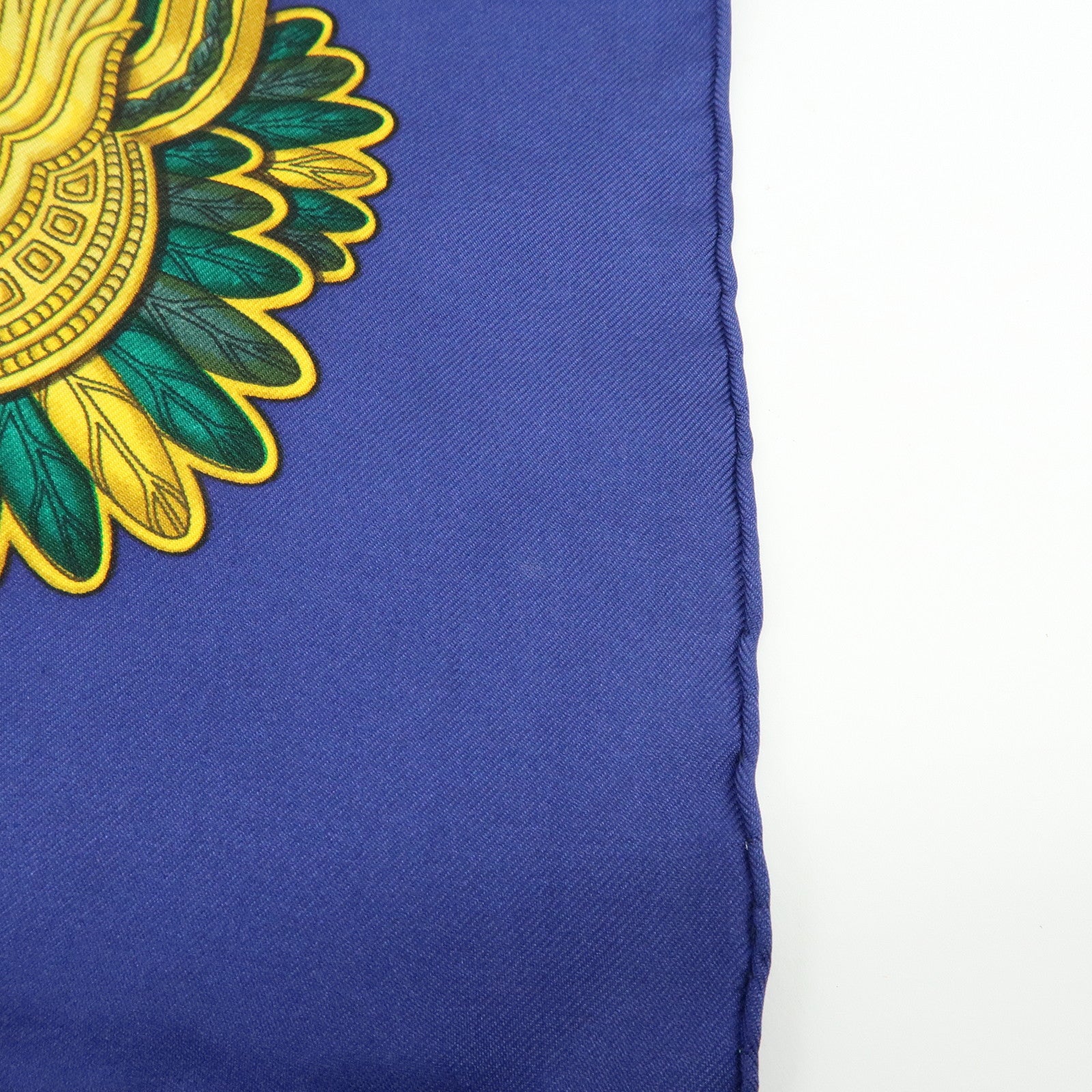 HERMES Carre 90 Silk 100% Scarf LES PARURES DU VENT Navy Gold