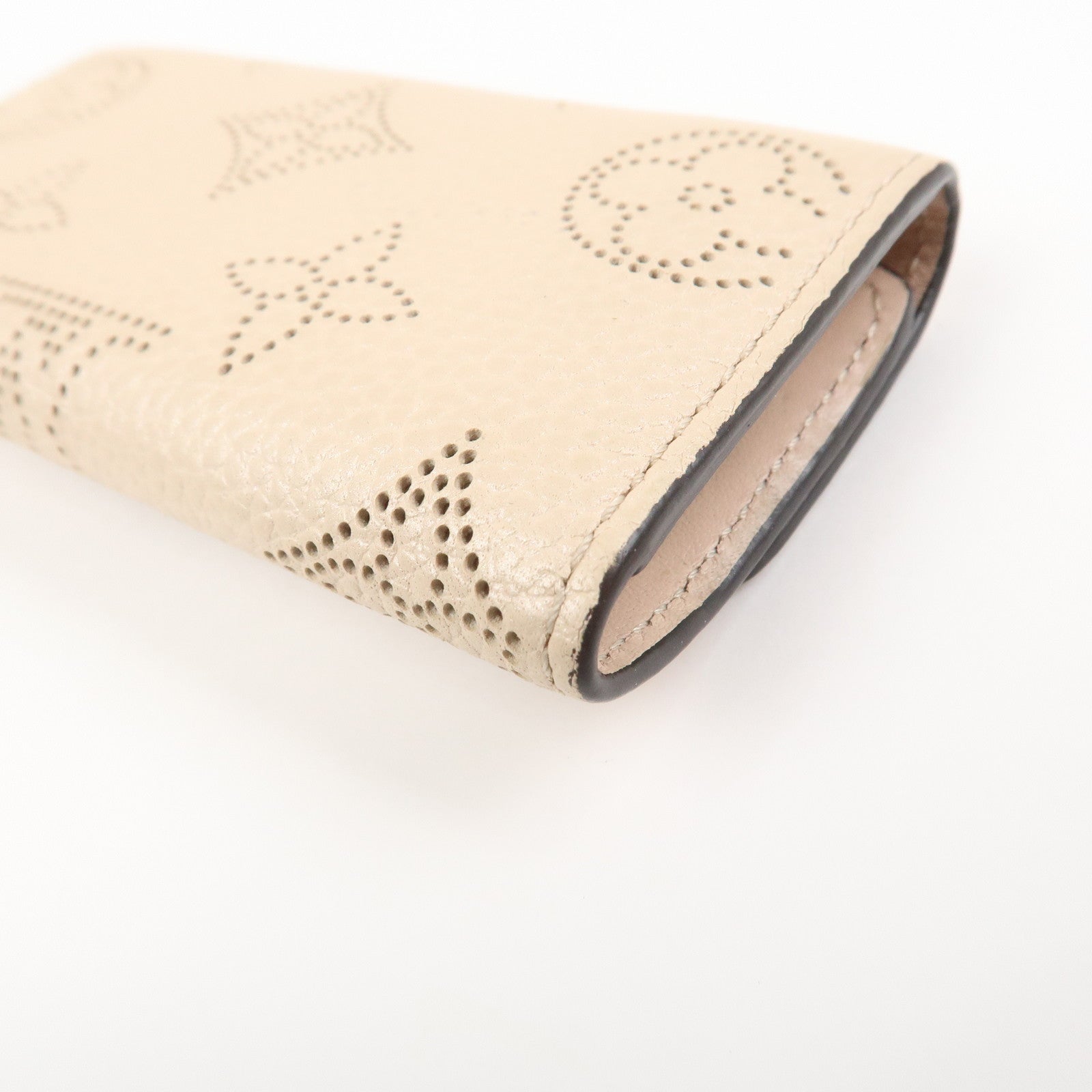 Louis Vuitton Monogram Mahina Multiclés 4 Key Case Magnolia M64056