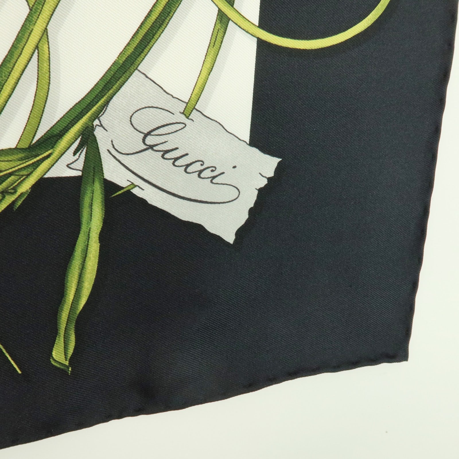 GUCCI Flora Silk 100% Scarf Flower PrintWhite Black Yellow