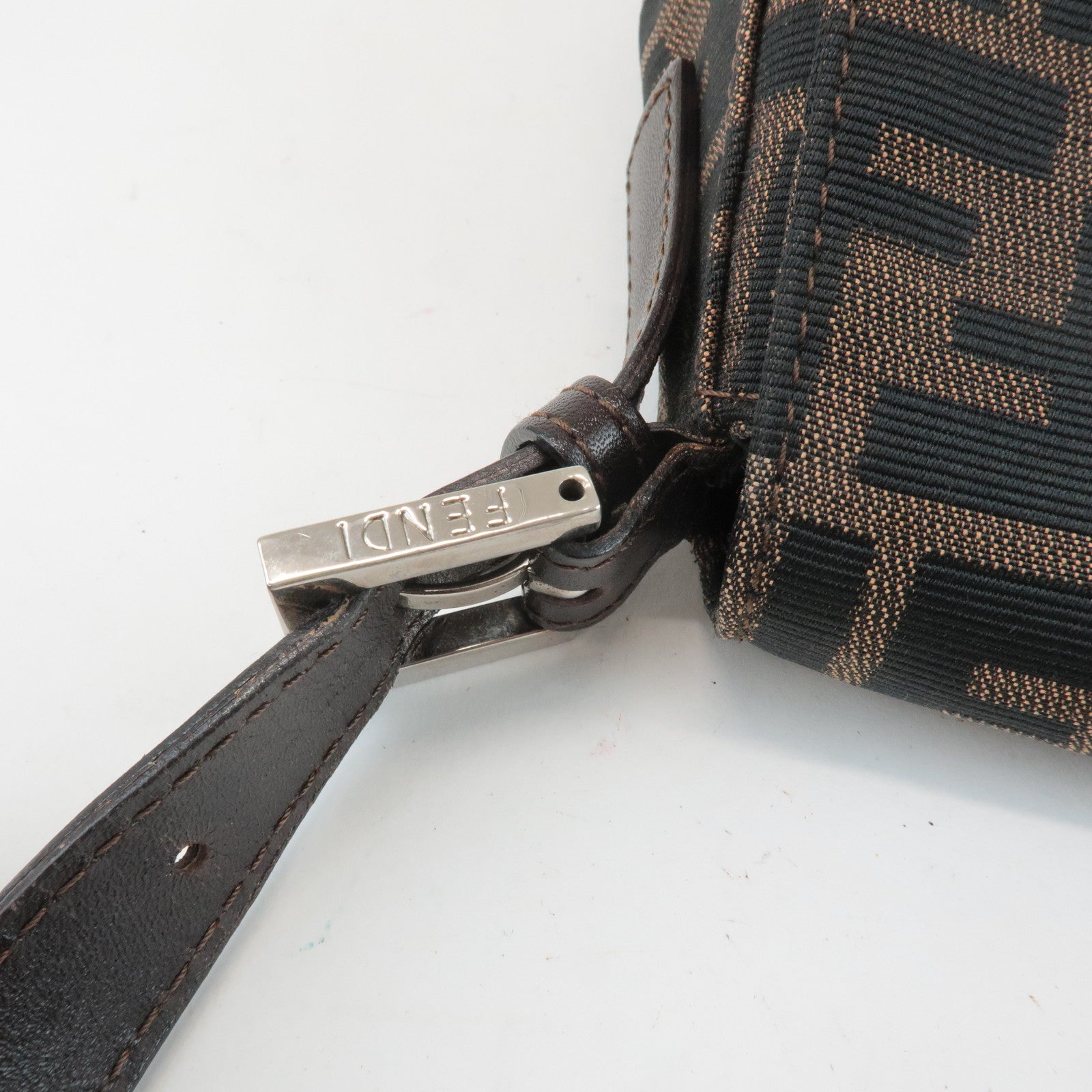 FENDI Mamma Baguette Canvas Leather Shoulder Bag Silver HDW 26325 Used