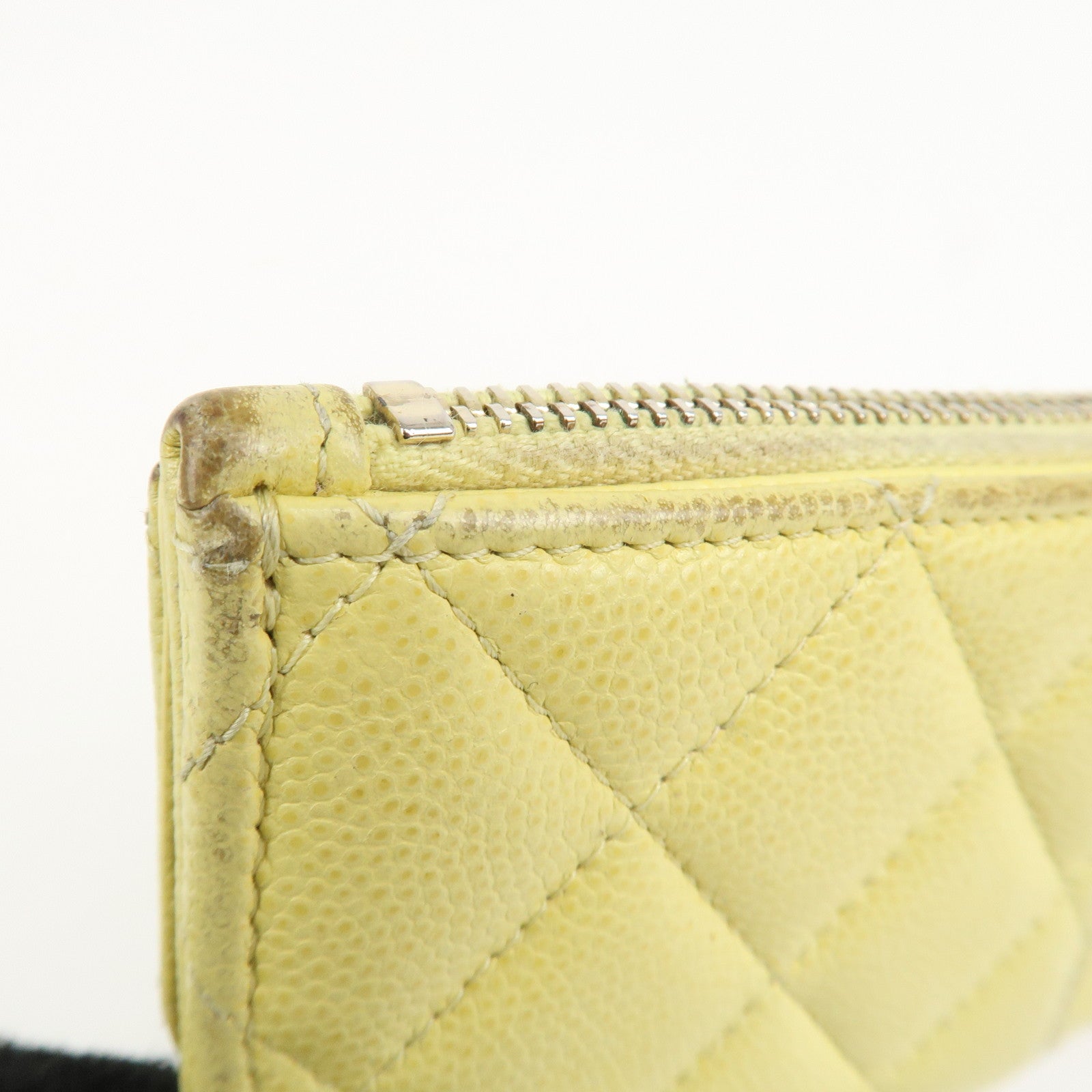 CHANEL Matelasse Caviar Skin Coco Mark Zippy Coin Case Yellow Gold HDW Used