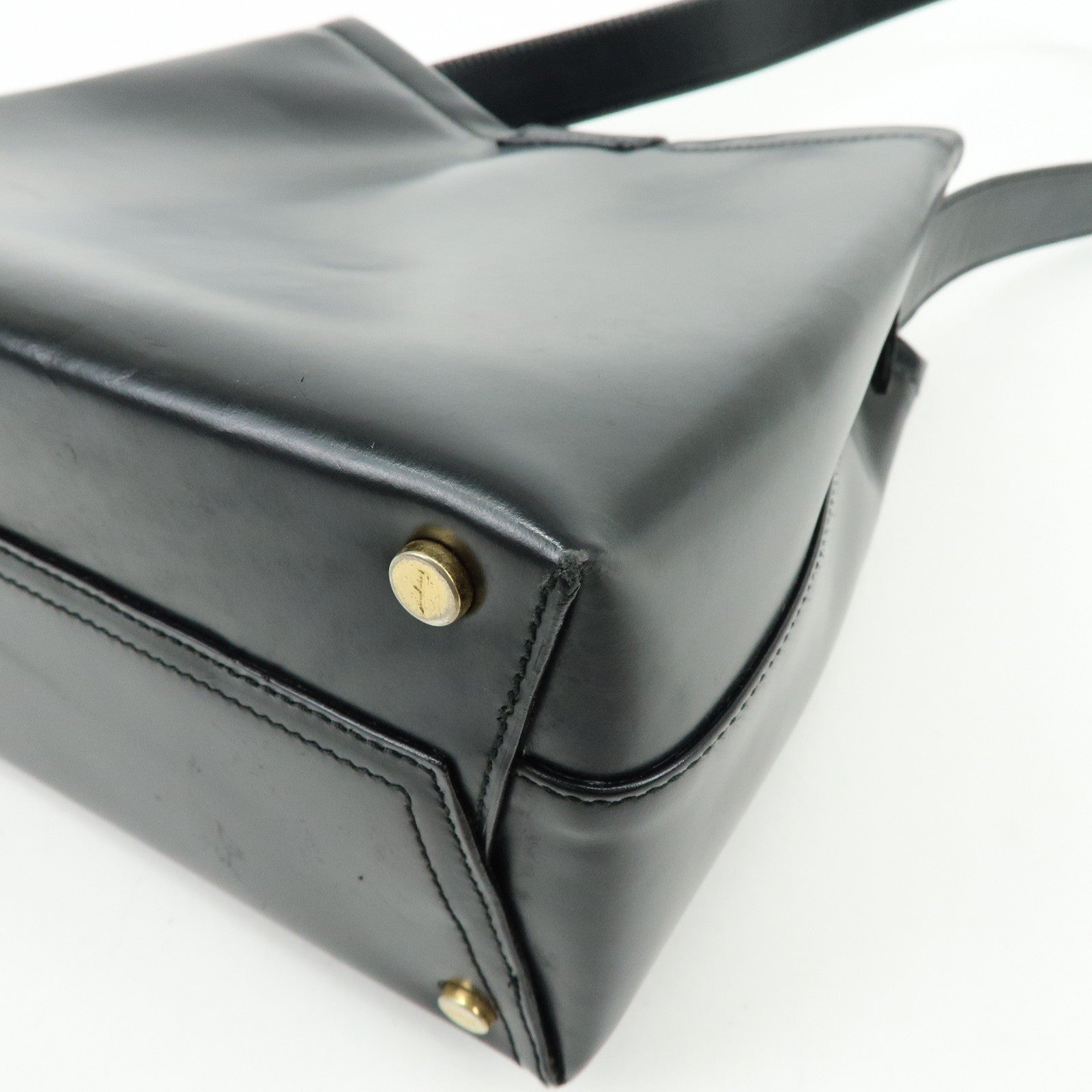 Ferragamo Vara Leather Shoulder Bag Hand Bag Black