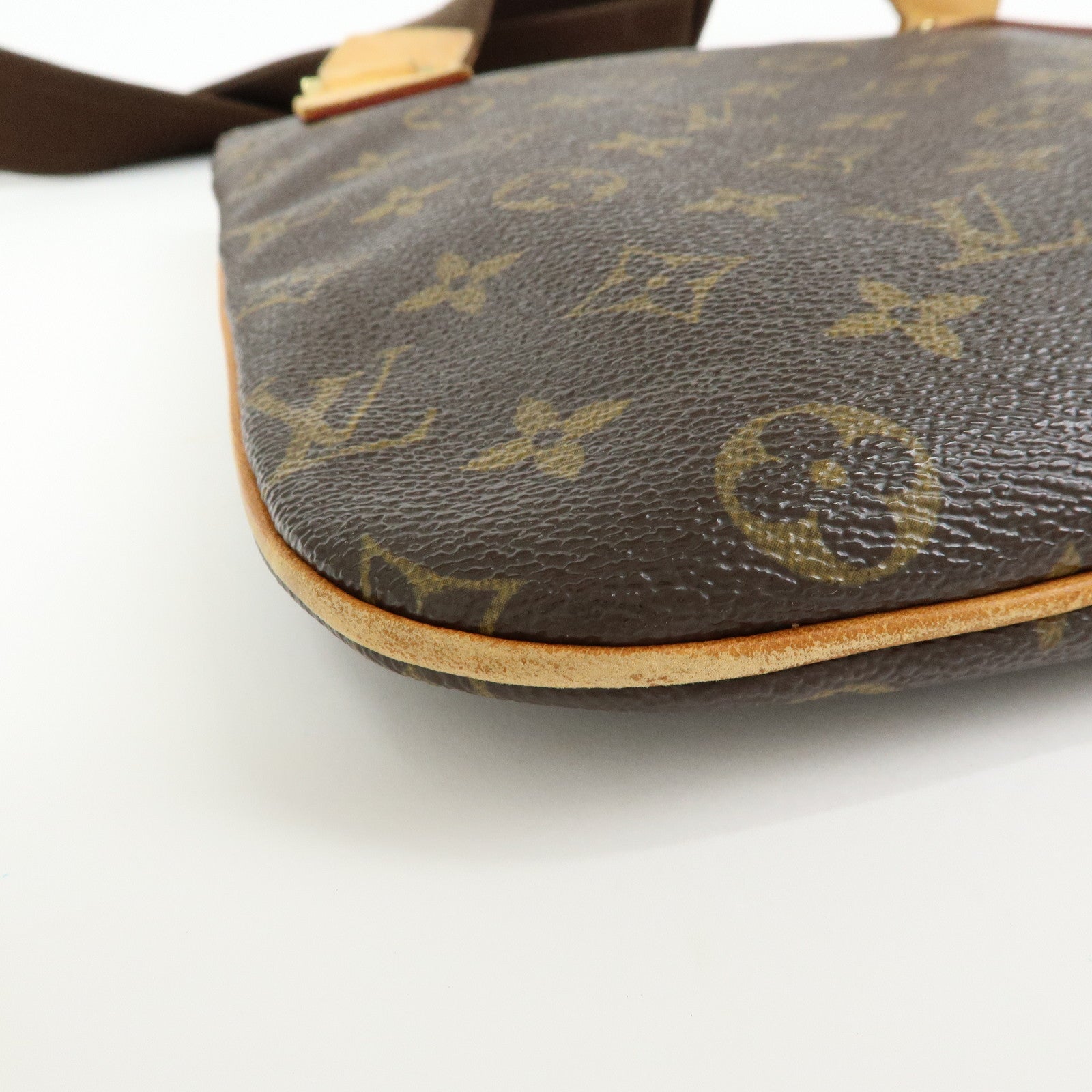 Louis Vuitton Monogram Pochette Bosphore Shoulder Bag Brown M40044