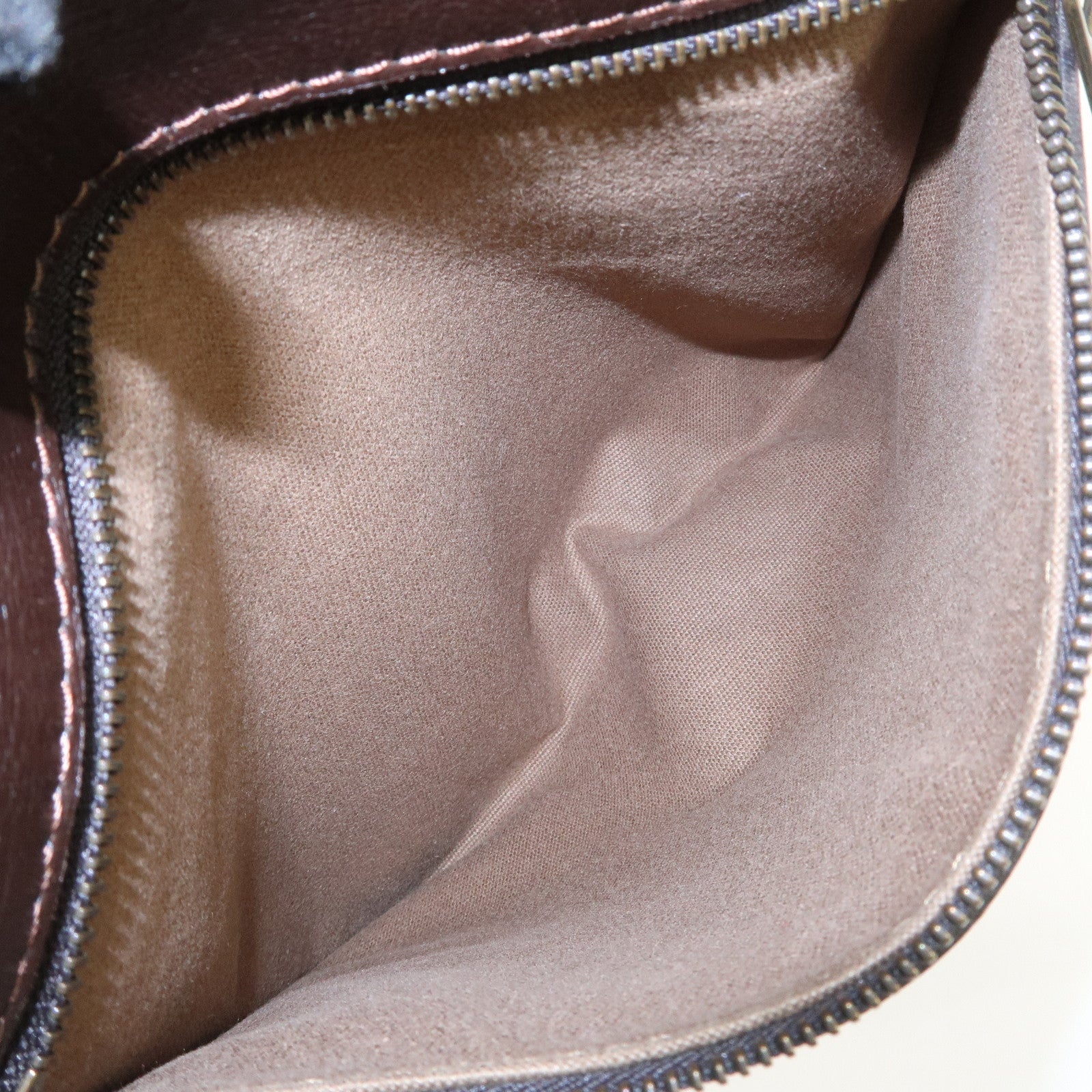 Louis Vuitton Utah Leather Shawnee MM Shoulder Bag Cafe M93453