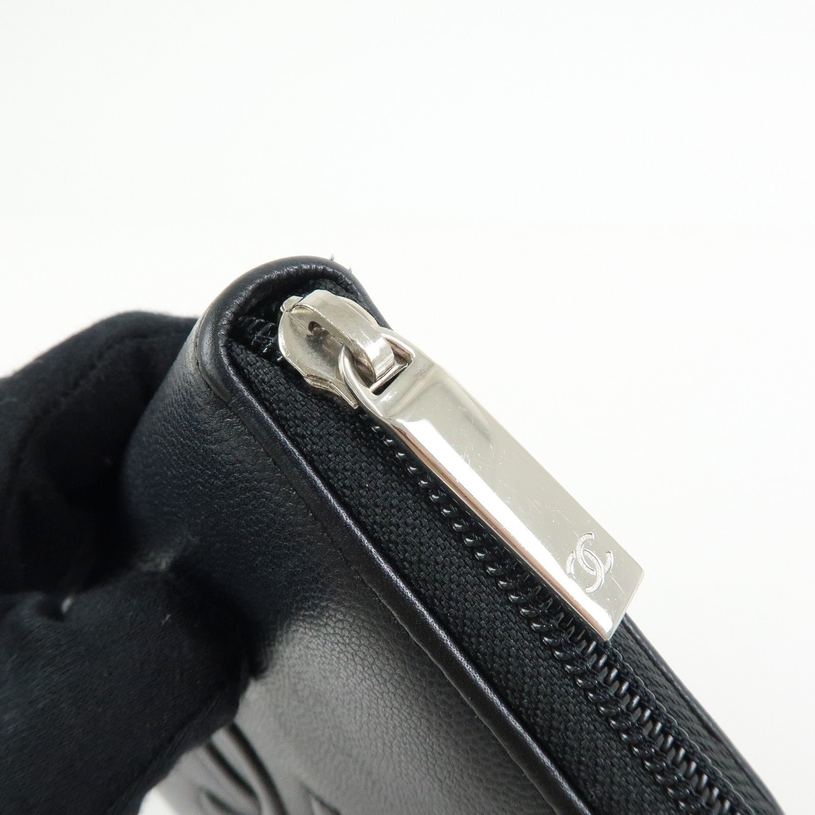CHANEL COCO Mark Caviarskin Round Zippy Wallet Black Silver