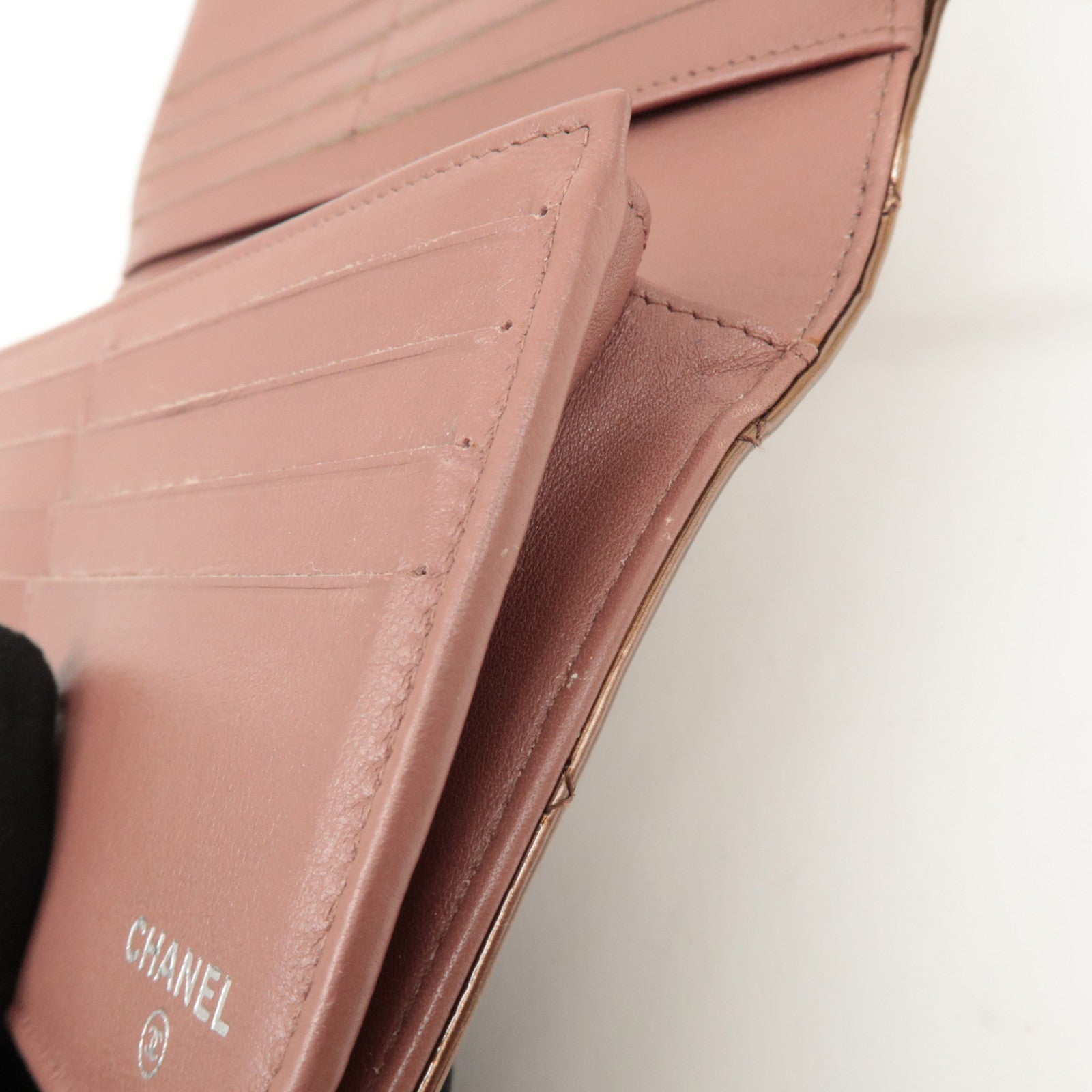 CHANEL Matelasse Patent Leather Long Wallet Silver HDW Brown Used