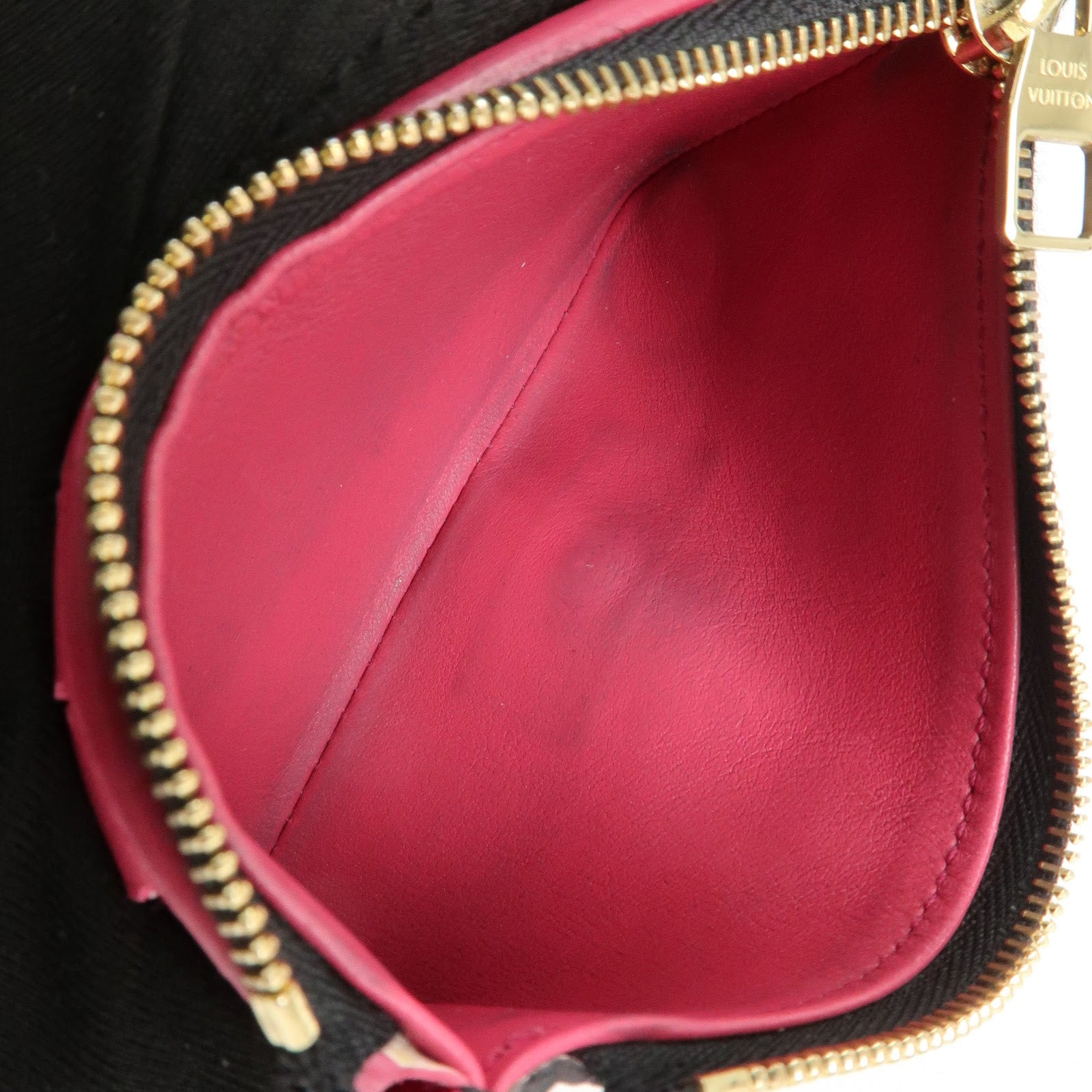 Louis Vuitton Portefeuille Capucines Compact Wallet Black M62157 Used