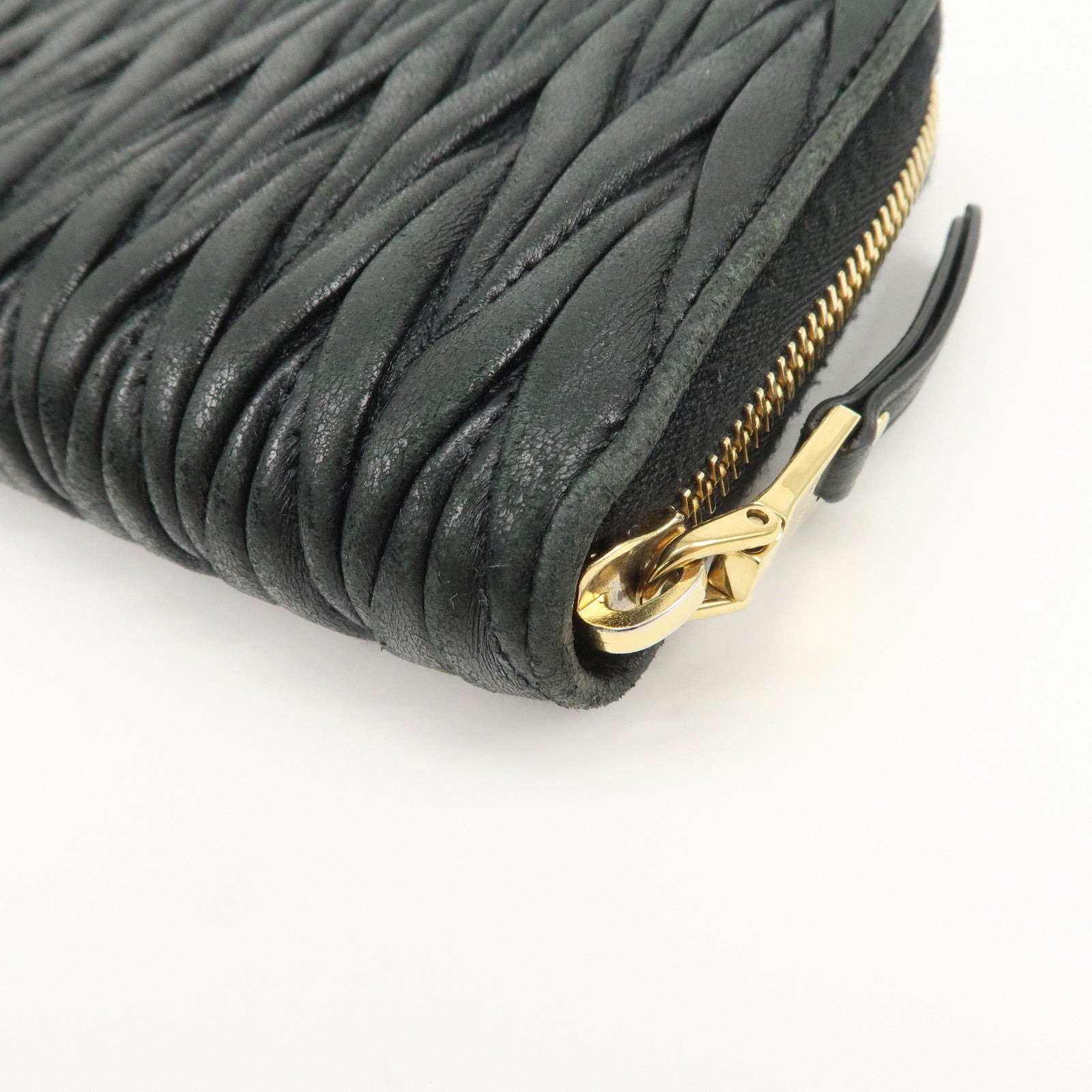 MIU MIU Logo Matelasse Nappa Leather Zippy Long Wallet Black