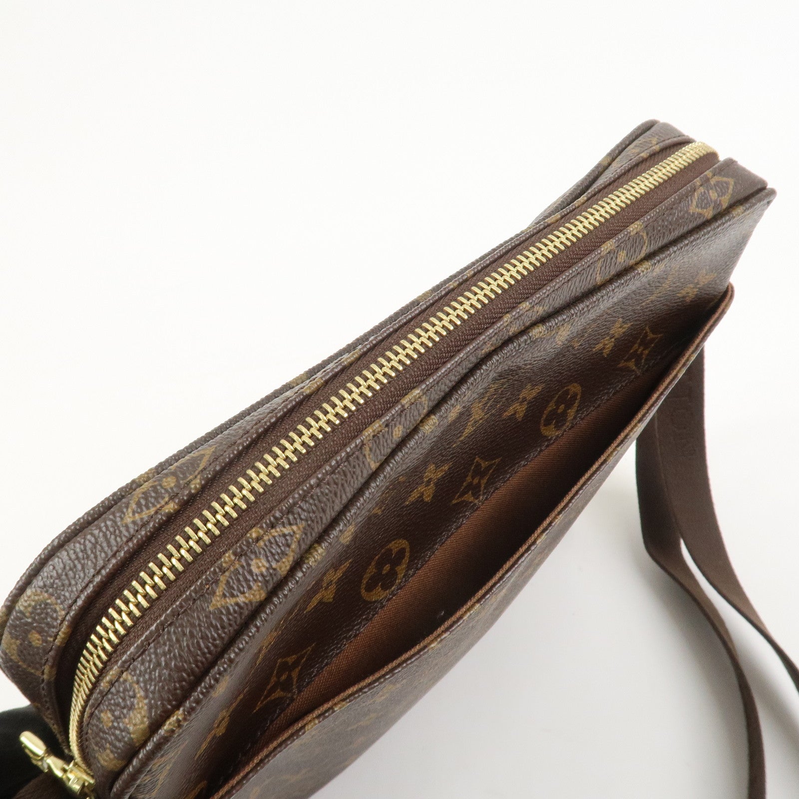 Louis Vuitton Monogram Trotteur Beaubourg Shoulder Bag Brown M97037