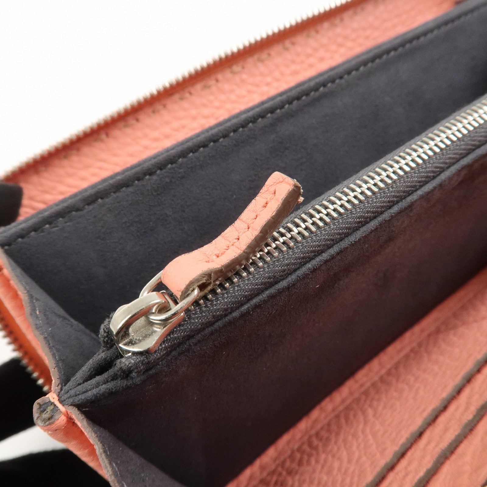 FENDI Leather Round Zippy Long Wallet Pink 8M0299