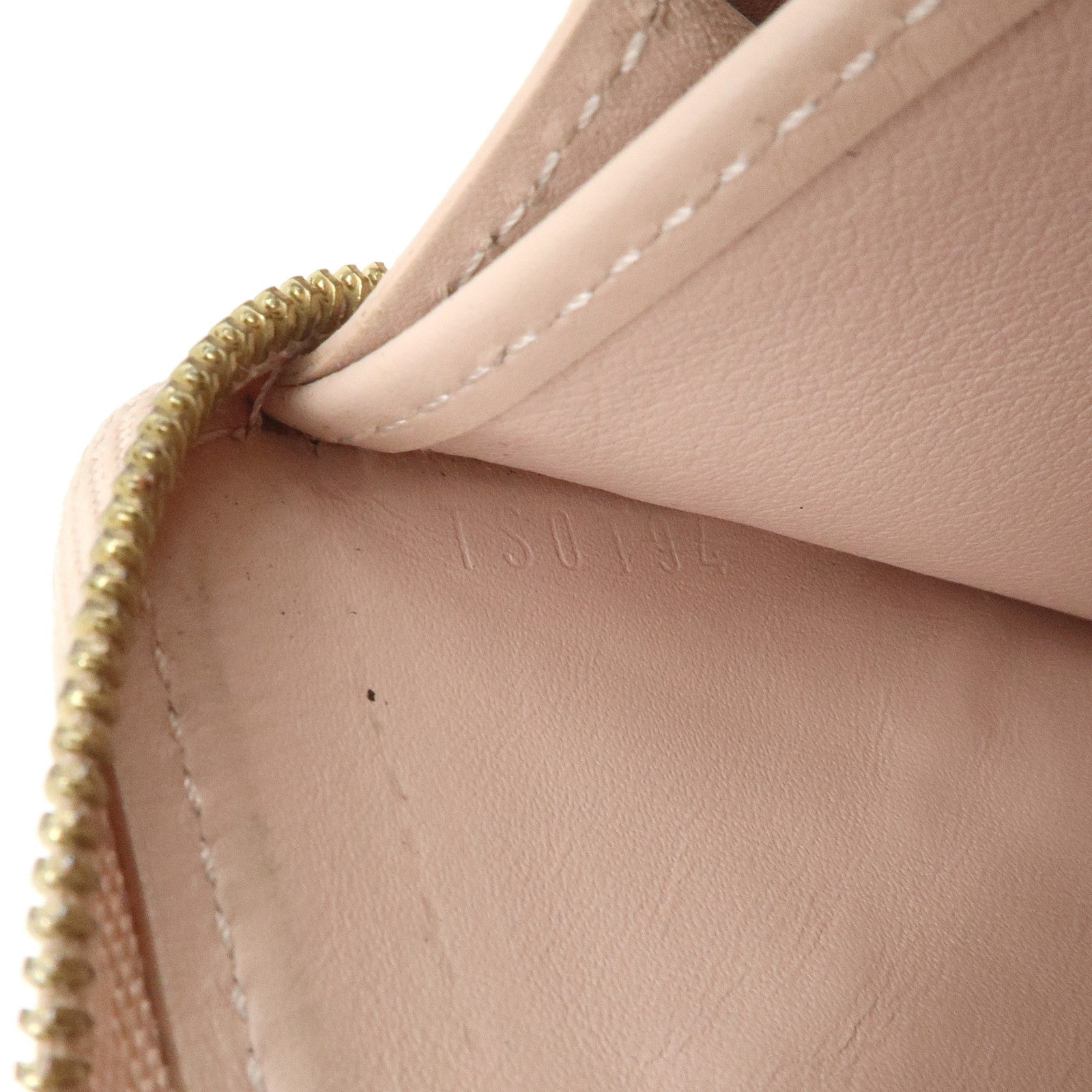 Louis Vuitton Monogram Vernis Leather Zippy Round Coin Case Dune M90203