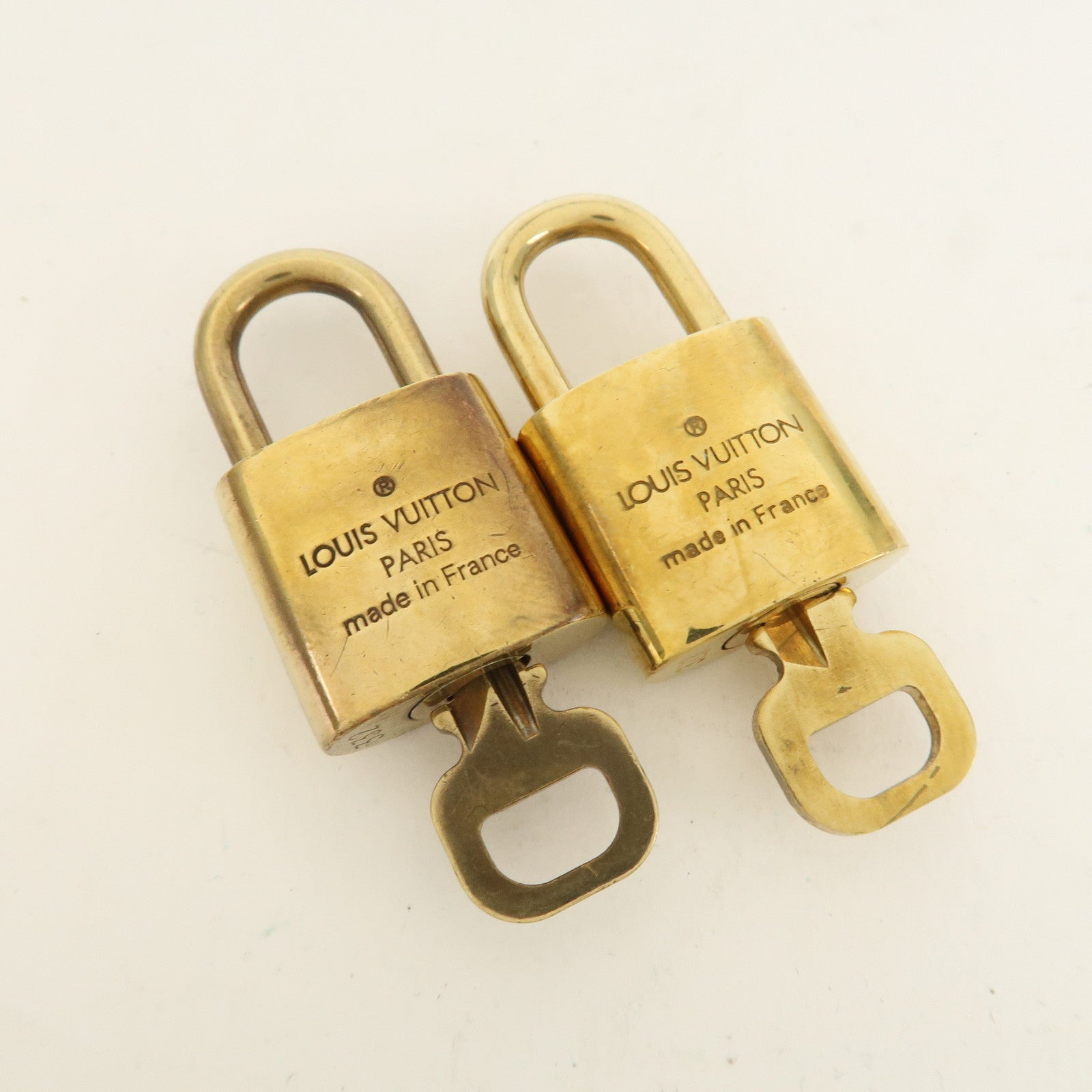Louis Vuitton Set of 10 Lock & Key Cadena Key Lock Metal Gold Used