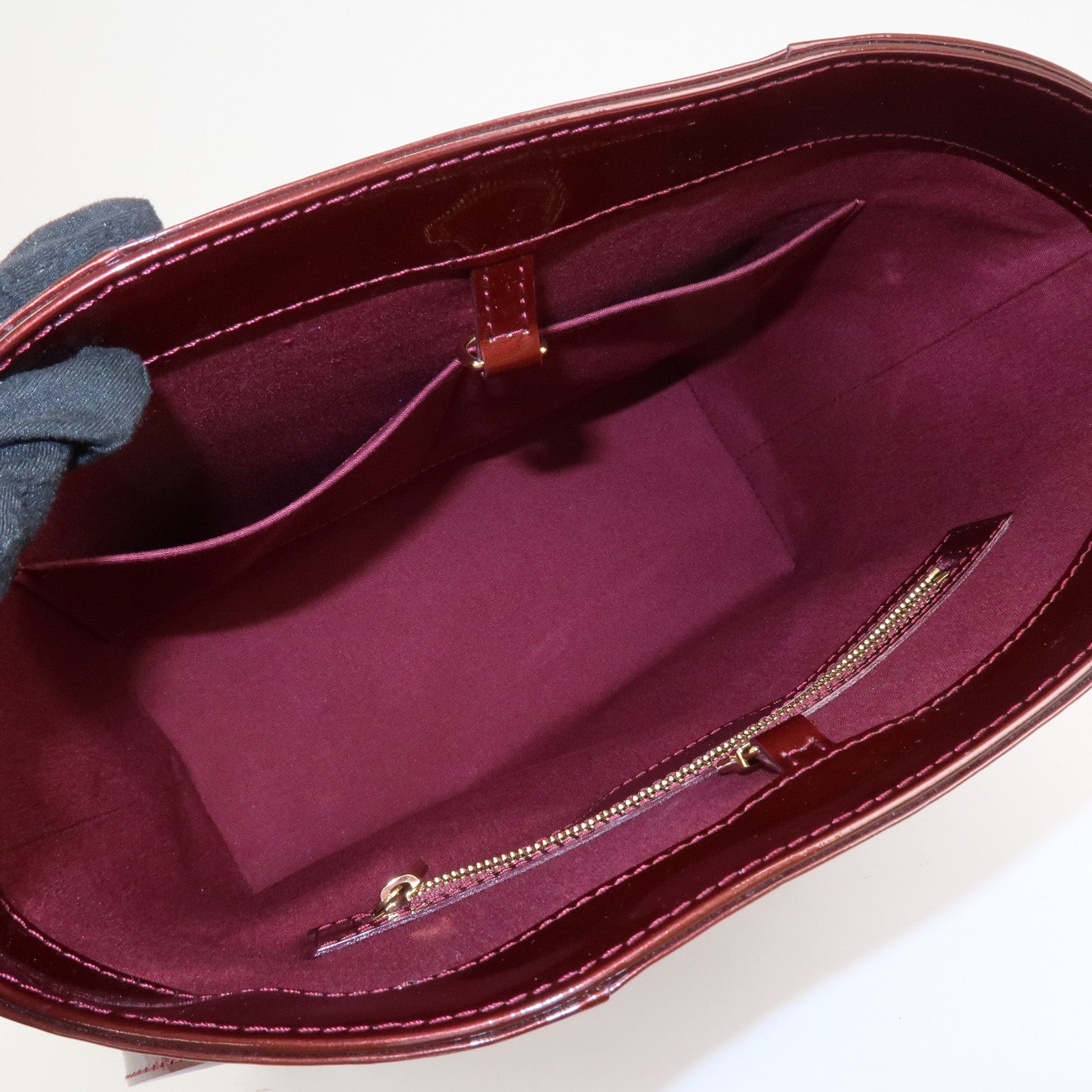 Louis Vuitton Monogram Vernis Avalon MM Tote Bag Amarante M91567