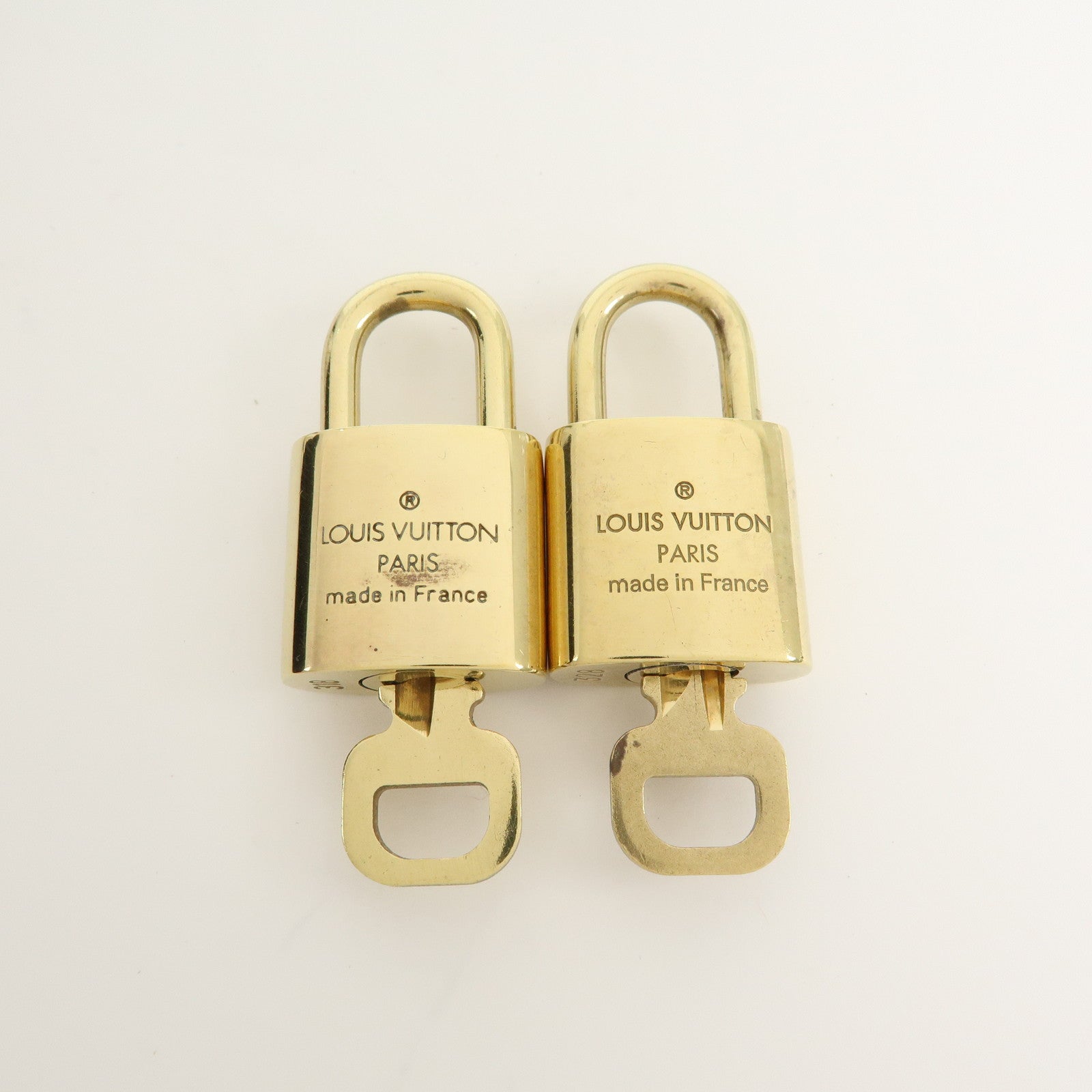 Louis Vuitton Set of 10 Lock & Key Cadena Key Lock Gold