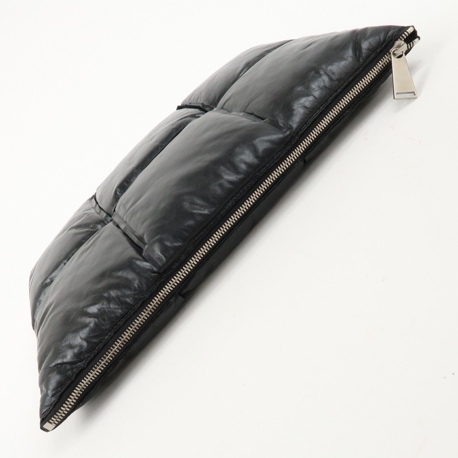 BOTTEGA VENETA Maxi Intrecciato Leather Clutch Bag Black Used