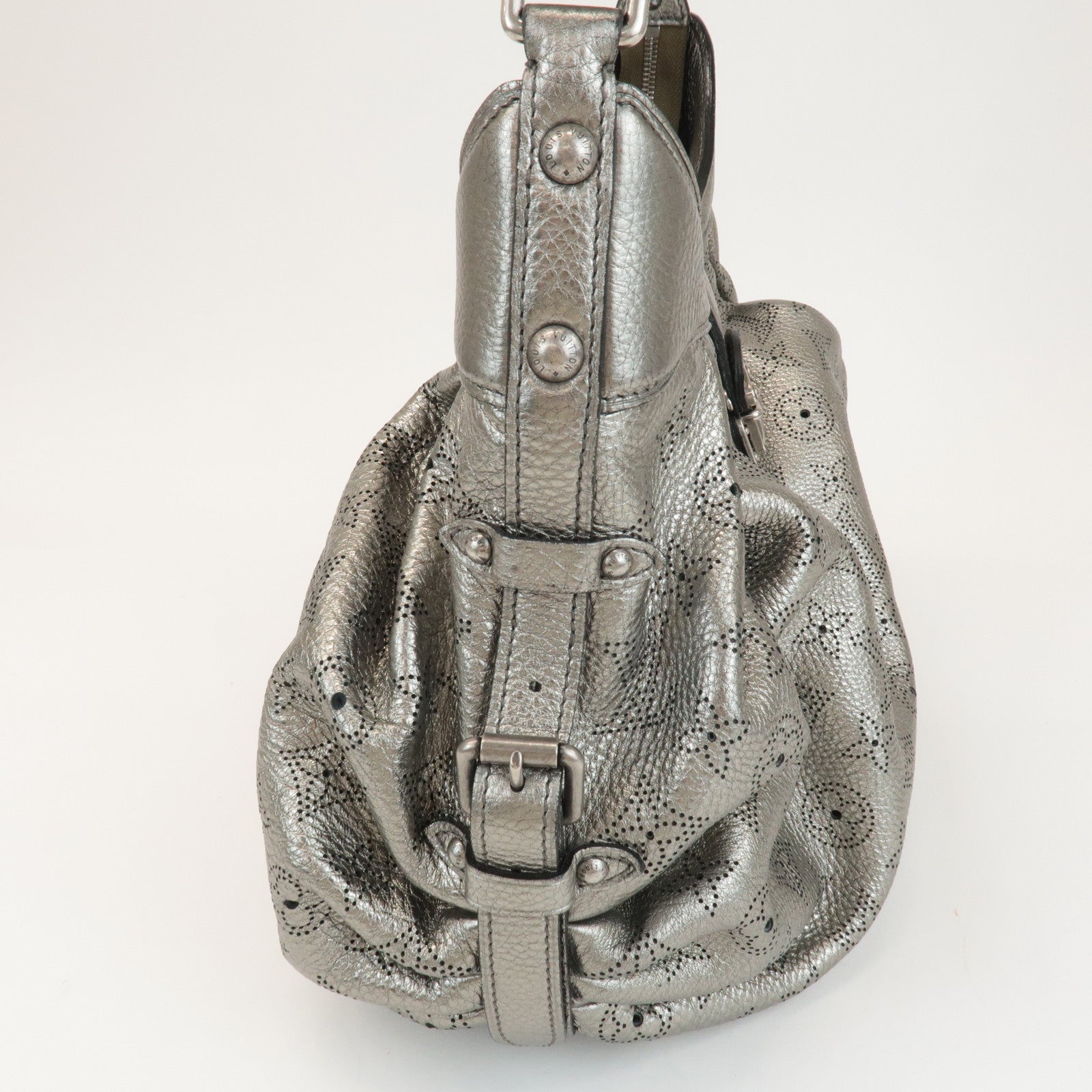 Louis Vuitton Monogram Mahina XS Shoulder Bag Metallic Silver M95718 Used
