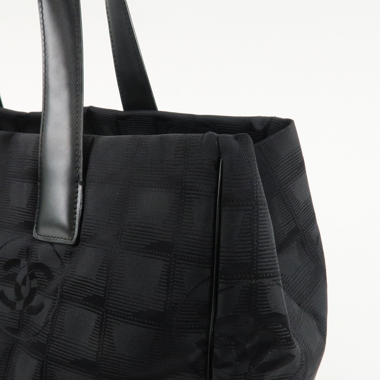 CHANEL New Travel Line Nylon Jacquard Leather Tote Bag MM Black A15991 Used