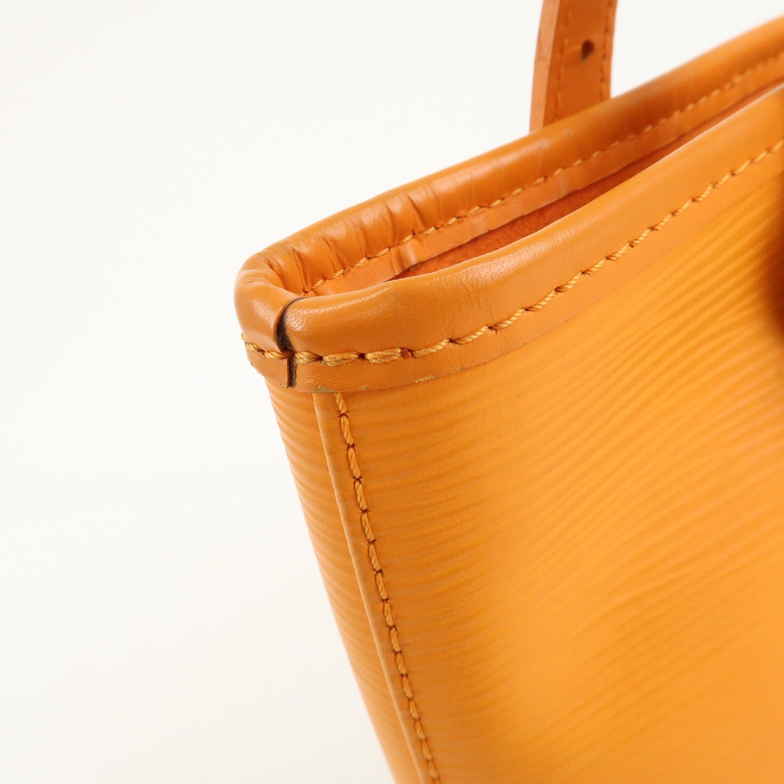 Louis Vuitton Epi Bucket PM Shoulder Bag Mandarin M5899H Used