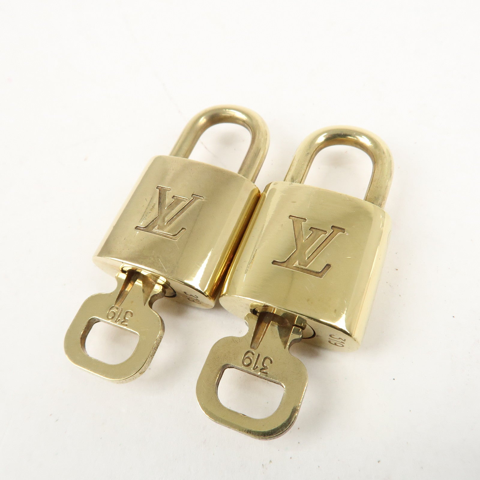 Louis Vuitton Set of 10 Lock & Key Cadena Key Lock Metal Gold Used