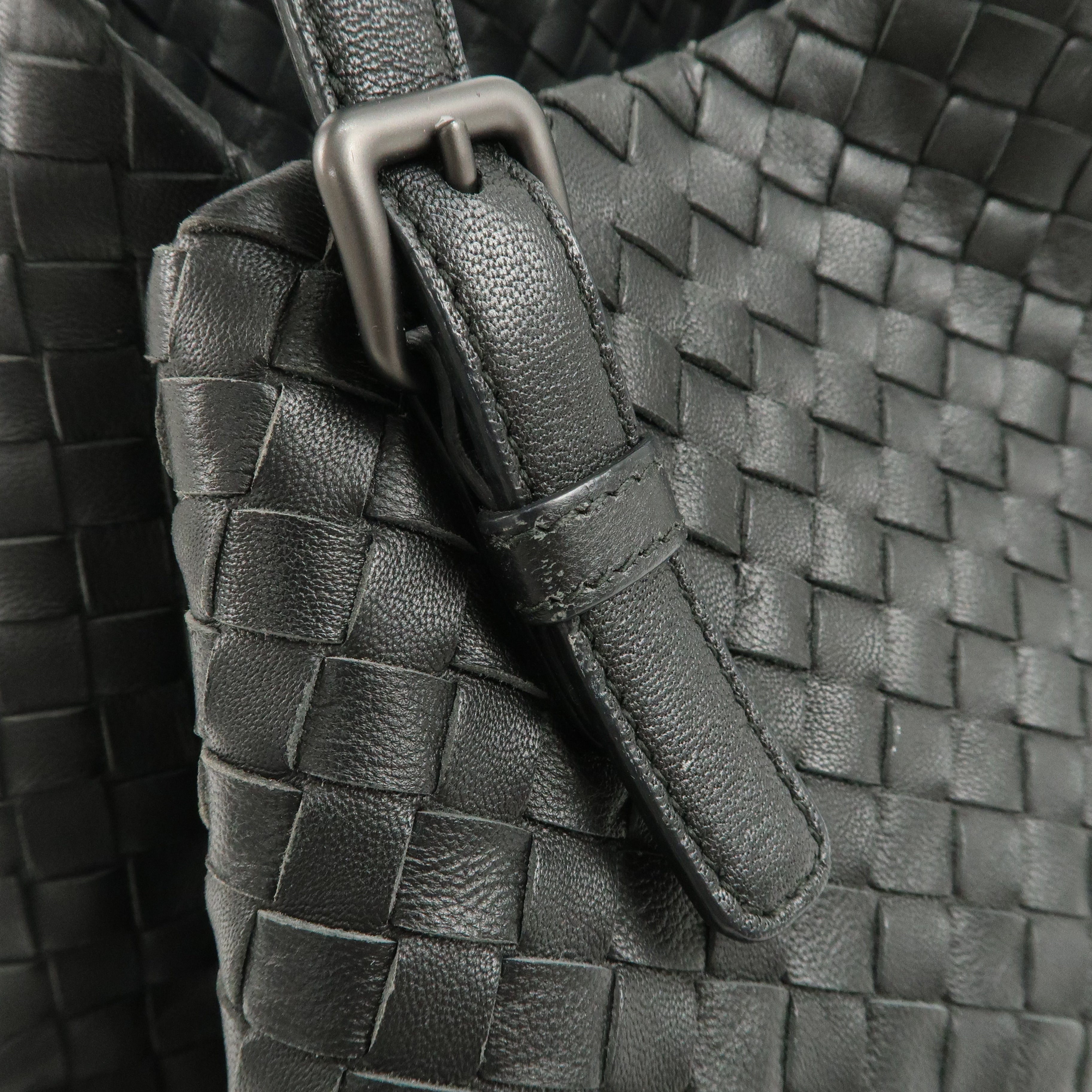 BOTTEGA VENETA Intrecciato Leather Medium Chester Tote Bag 337260 Used