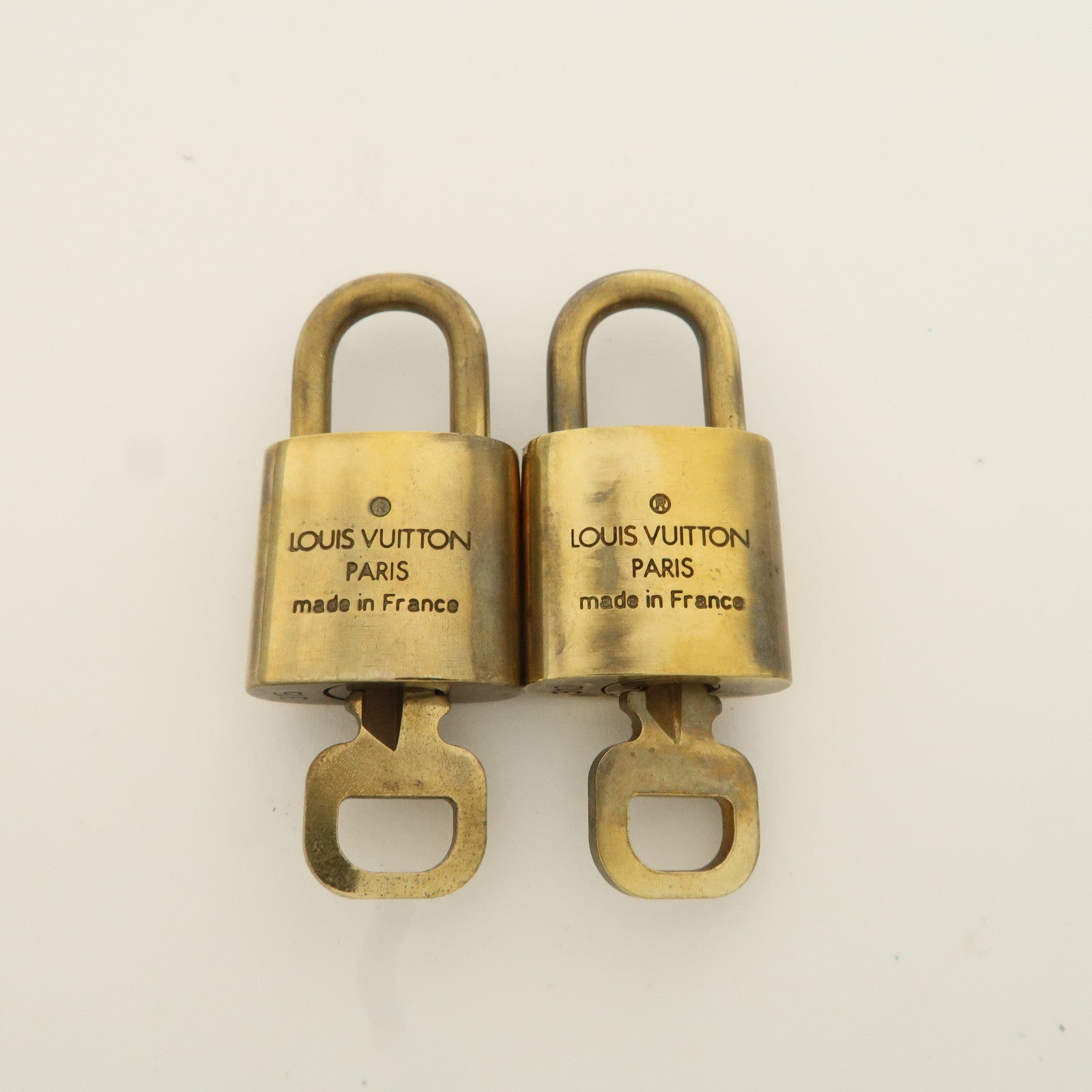 Louis Vuitton Set of 10 Lock & Key Cadena Key Lock Metal Gold Used