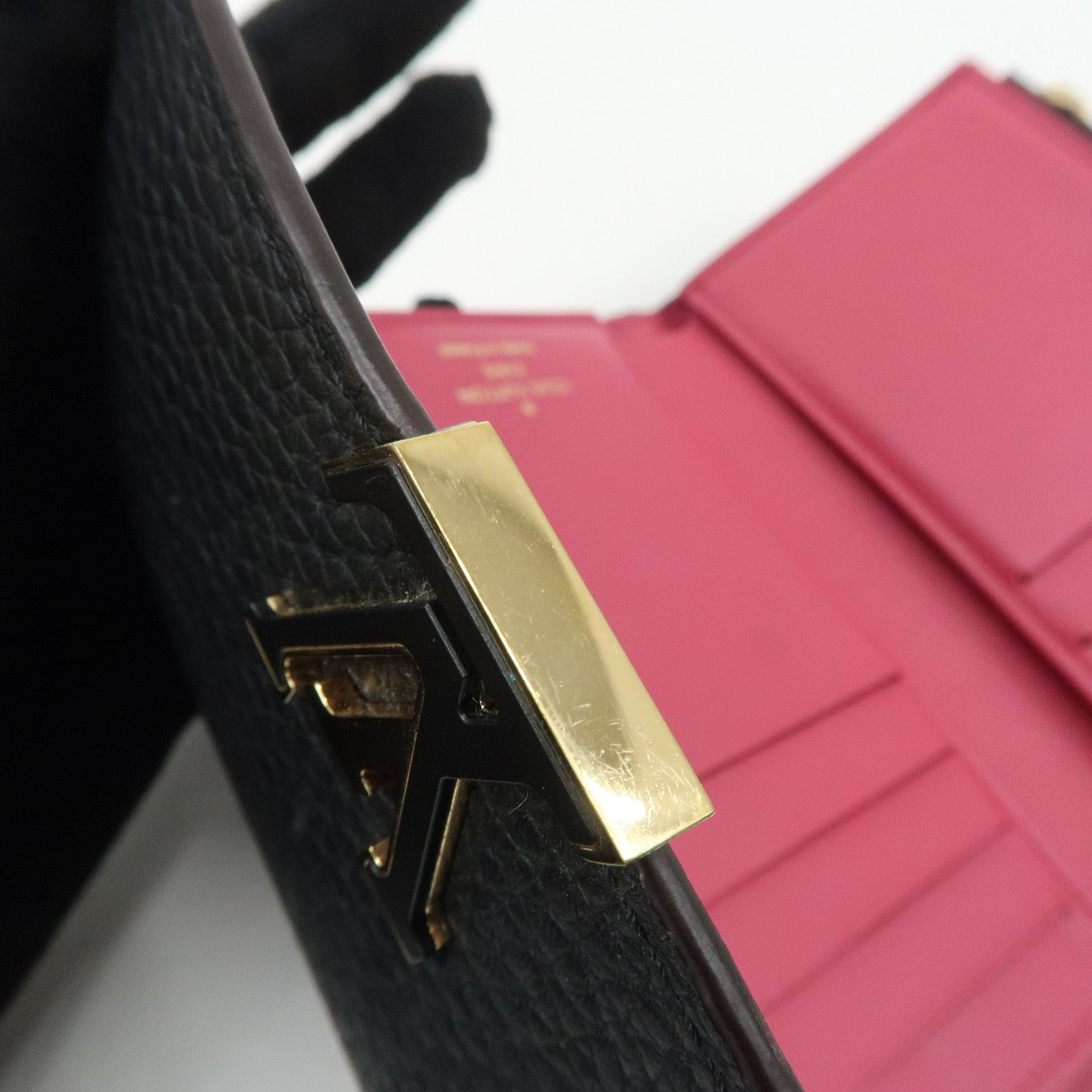 Louis Vuitton Portefeuille Capucines Compact Wallet M62157 Used