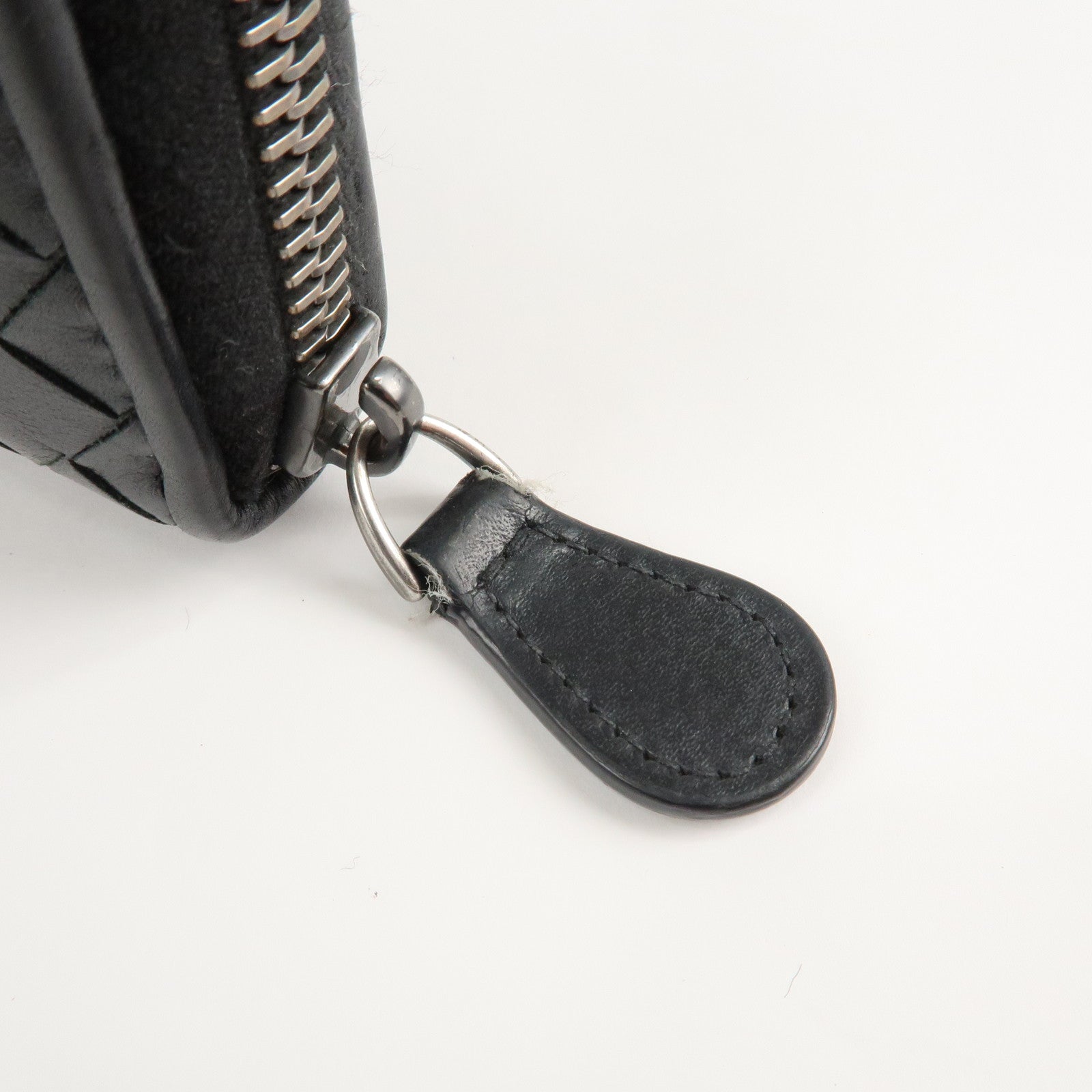 BOTTEGA VENETA Intrecciato Leather Round Zipper Wallet Black Used