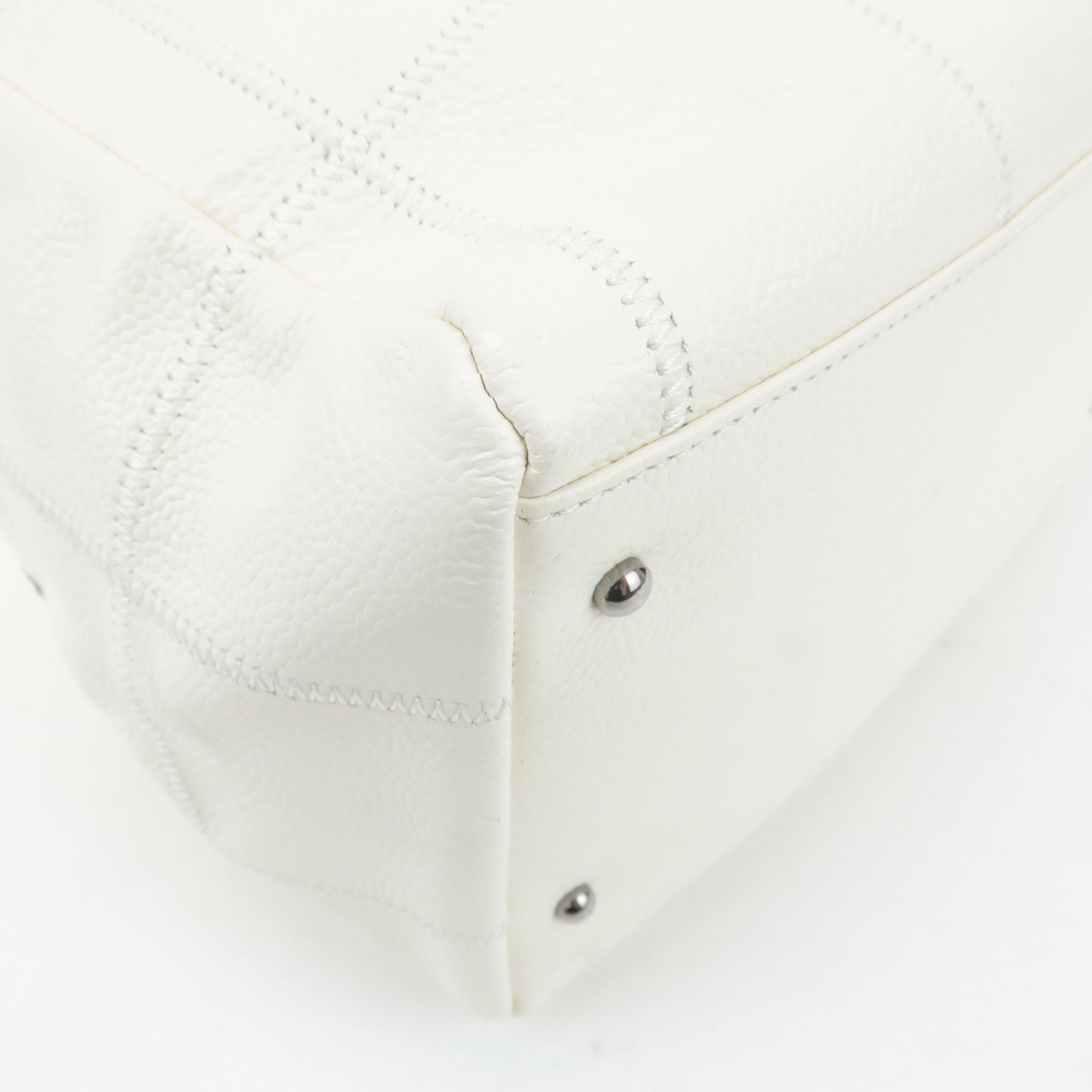 CHANEL Chocolate Bar Caviar Skin Mini Boston Hand Bag White Used