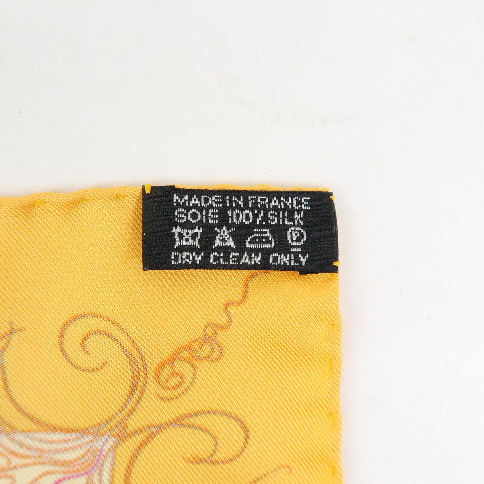 HERMES Carre 42 Silk 100% Scarf EFFLUVES Ivy Print Orange