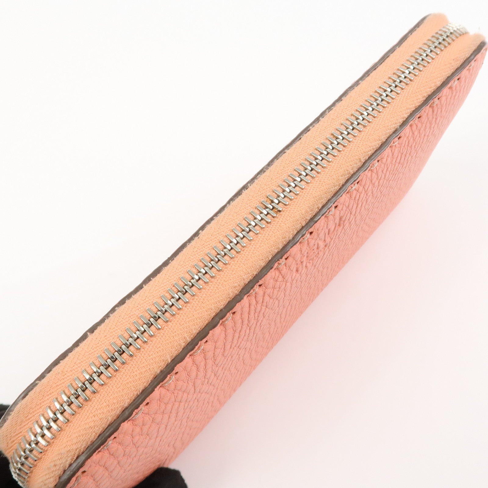 FENDI Leather Round Zippy Long Wallet Pink 8M0299