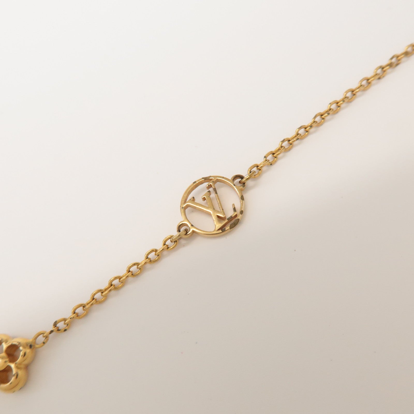 Louis Vuitton Flowerful Necklace LV Circle Metal Gold M68125
