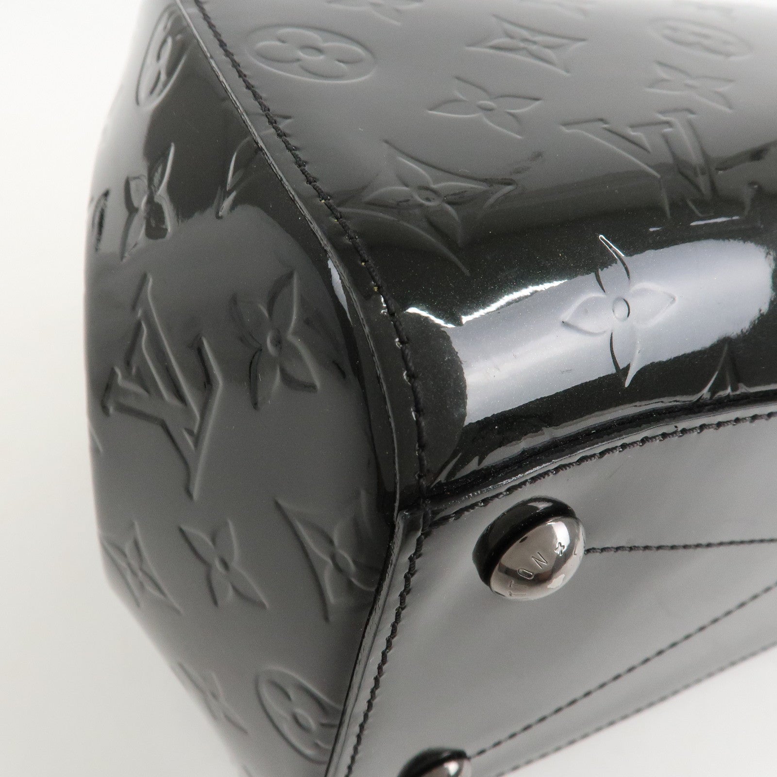 Louis Vuitton Monogram Vernis Leather Montana Hand Bag Noir M90060