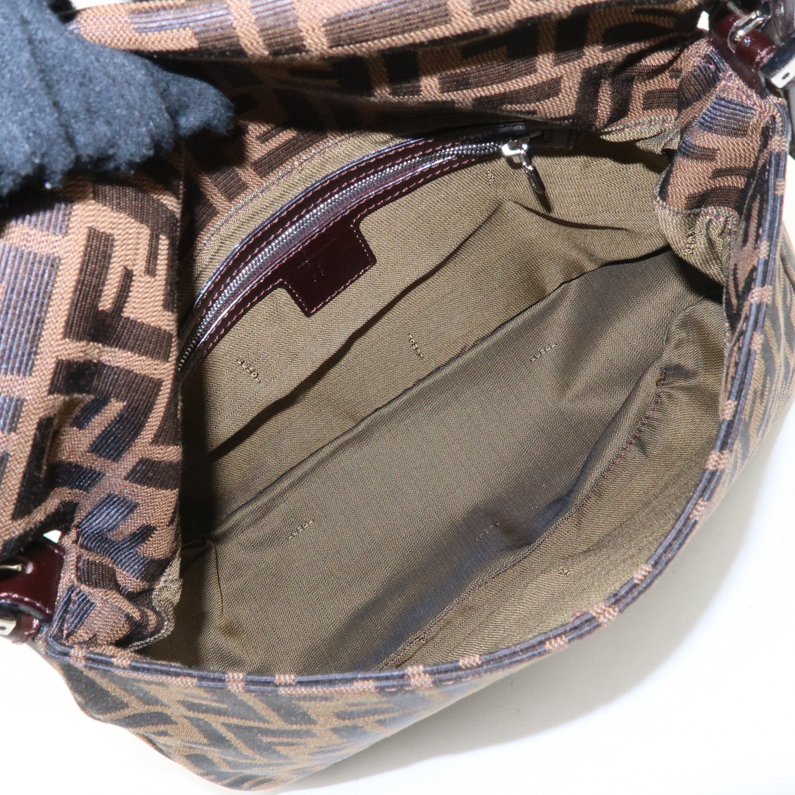 FENDI Mamma Baguette Canvas Leather Shoulder Bag Silver HDW 26325 Used