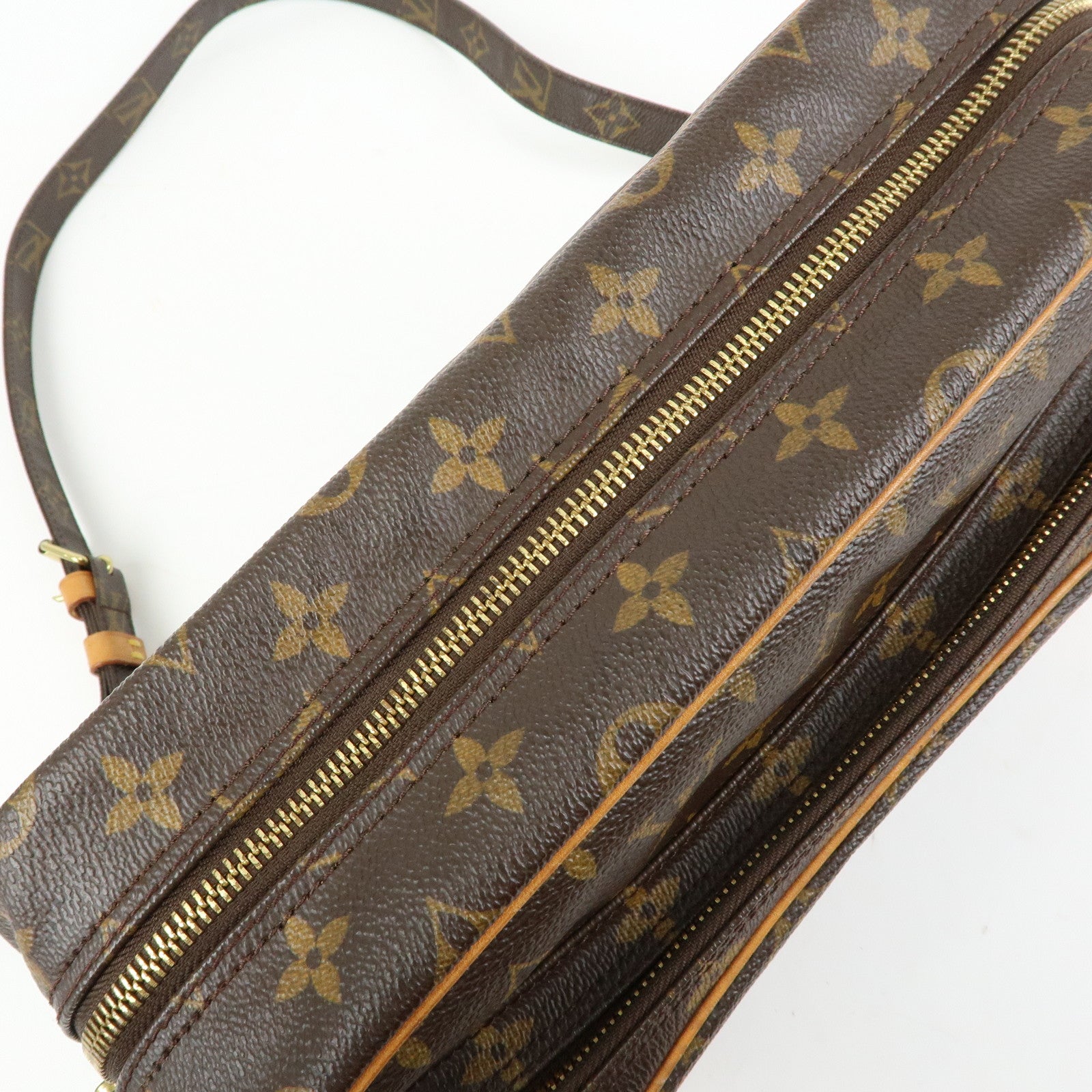 Louis Vuitton Monogram Nile Shoulder Bag Crossbody Bag M45244