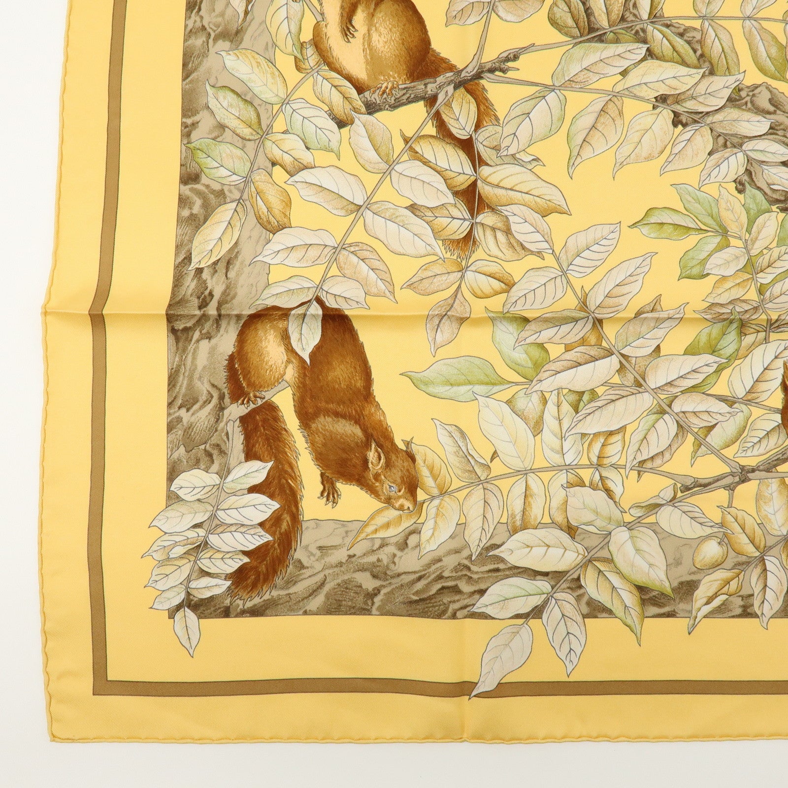 HERMES Carre 90 Silk 100% Scarf Casse Noisette Squirrel Yellow