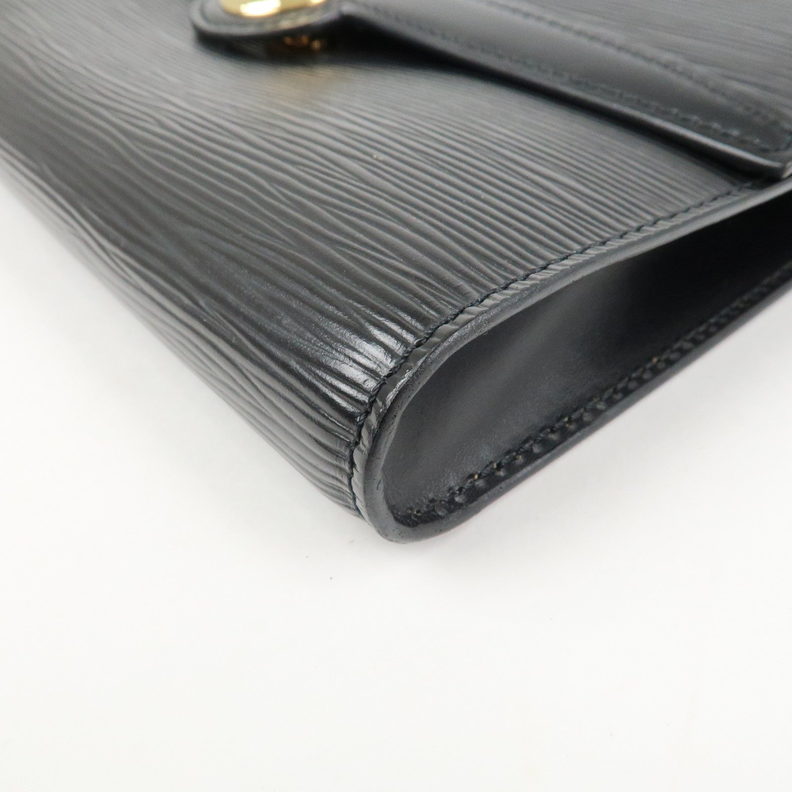 Louis Vuitton Epi Leather Arche Shoulder Crossbody Bag Noir M52572