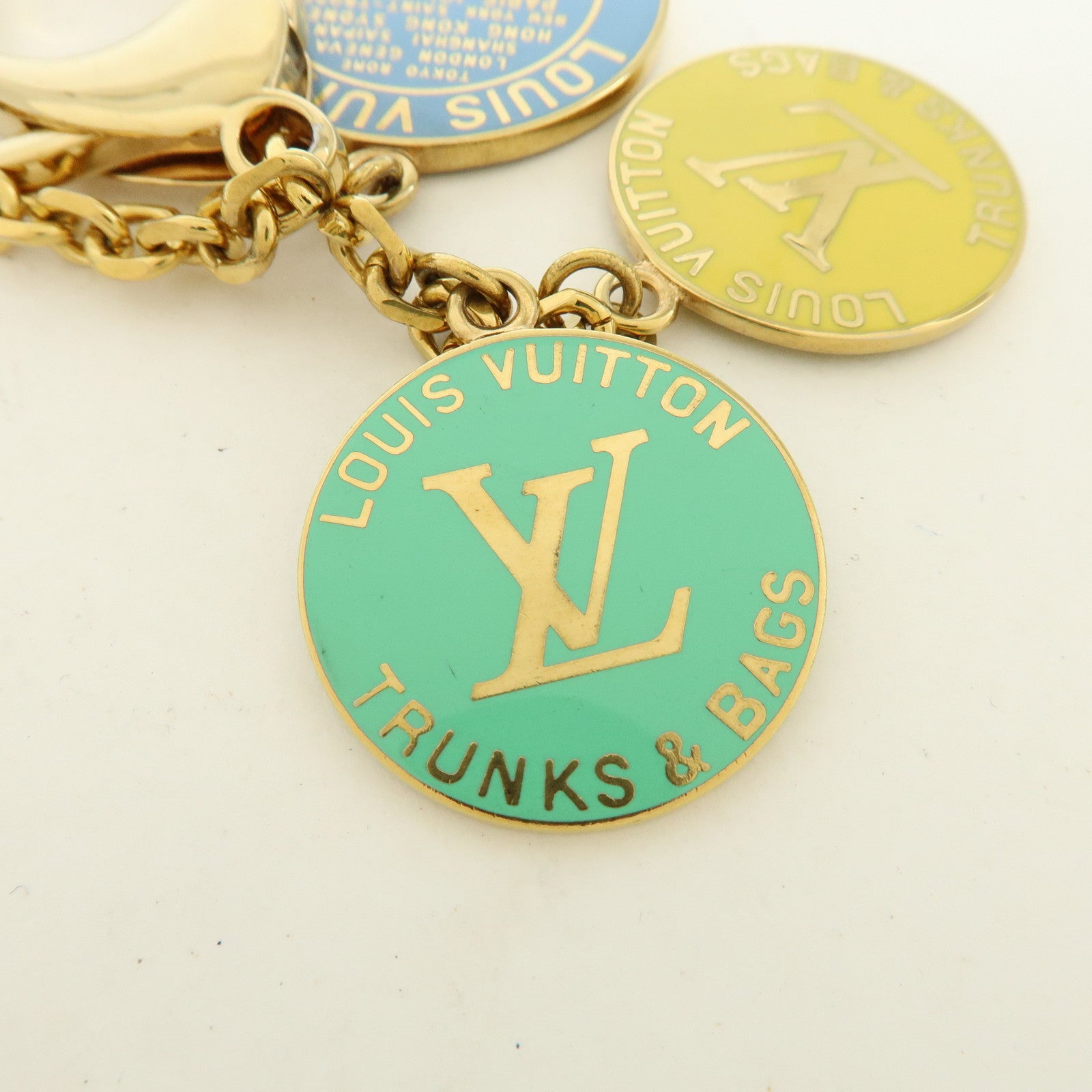 Louis Vuitton Portefeuille Chaine Glove Metal Key Charm M65729