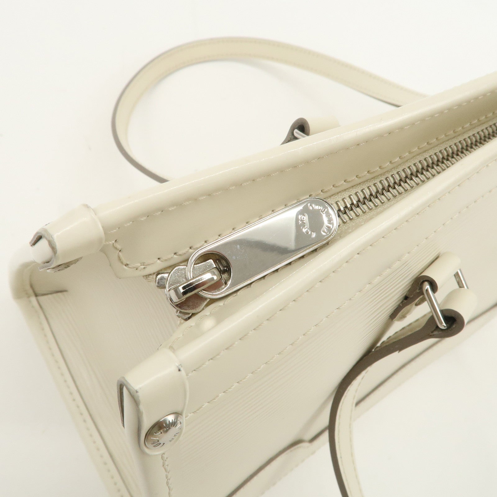 Louis Vuitton Epi Madeleine PM Hand Bag Ivoire White M5933J