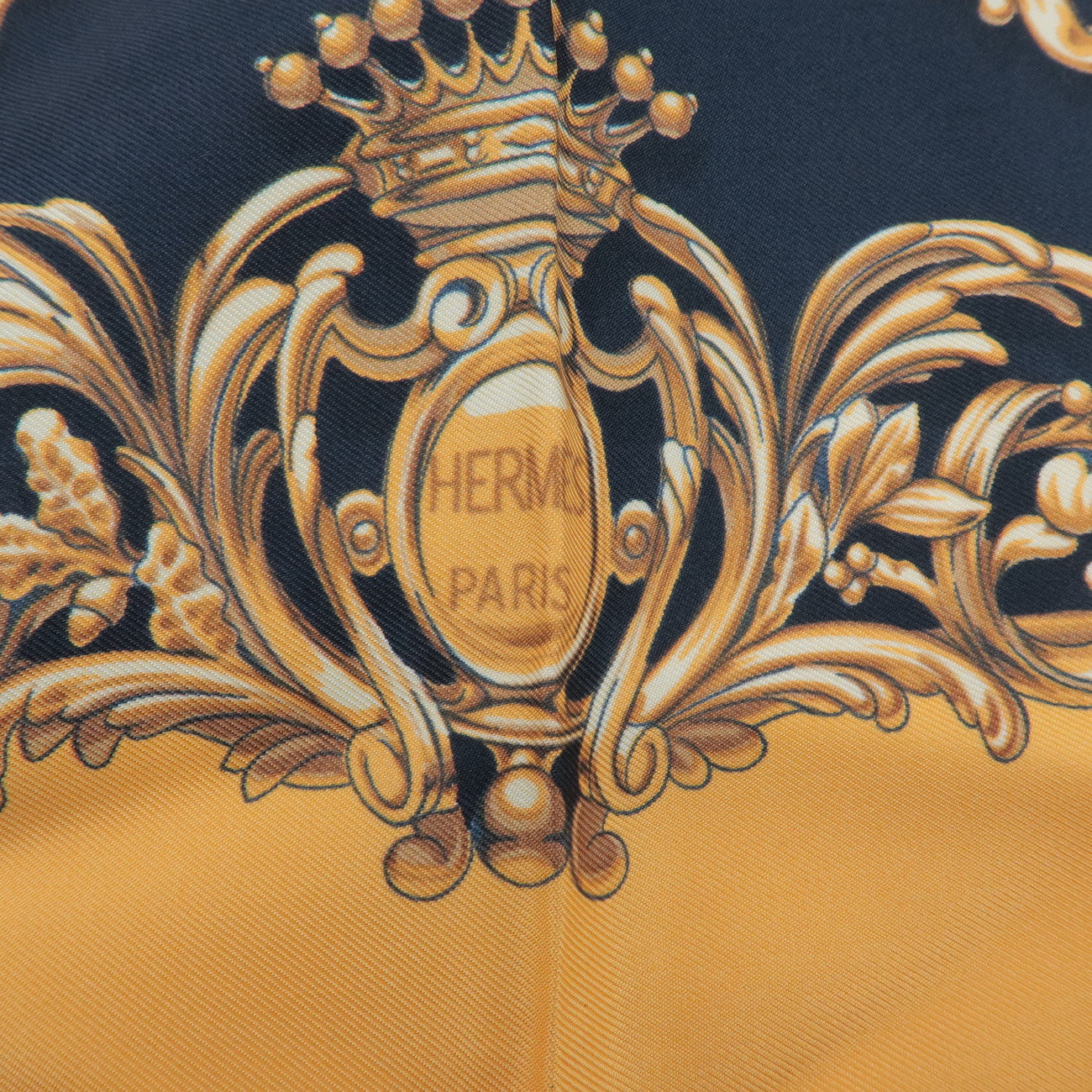 HERMES Carre 90 Silk 100% Scarf Carrosses d'Or Gold Black