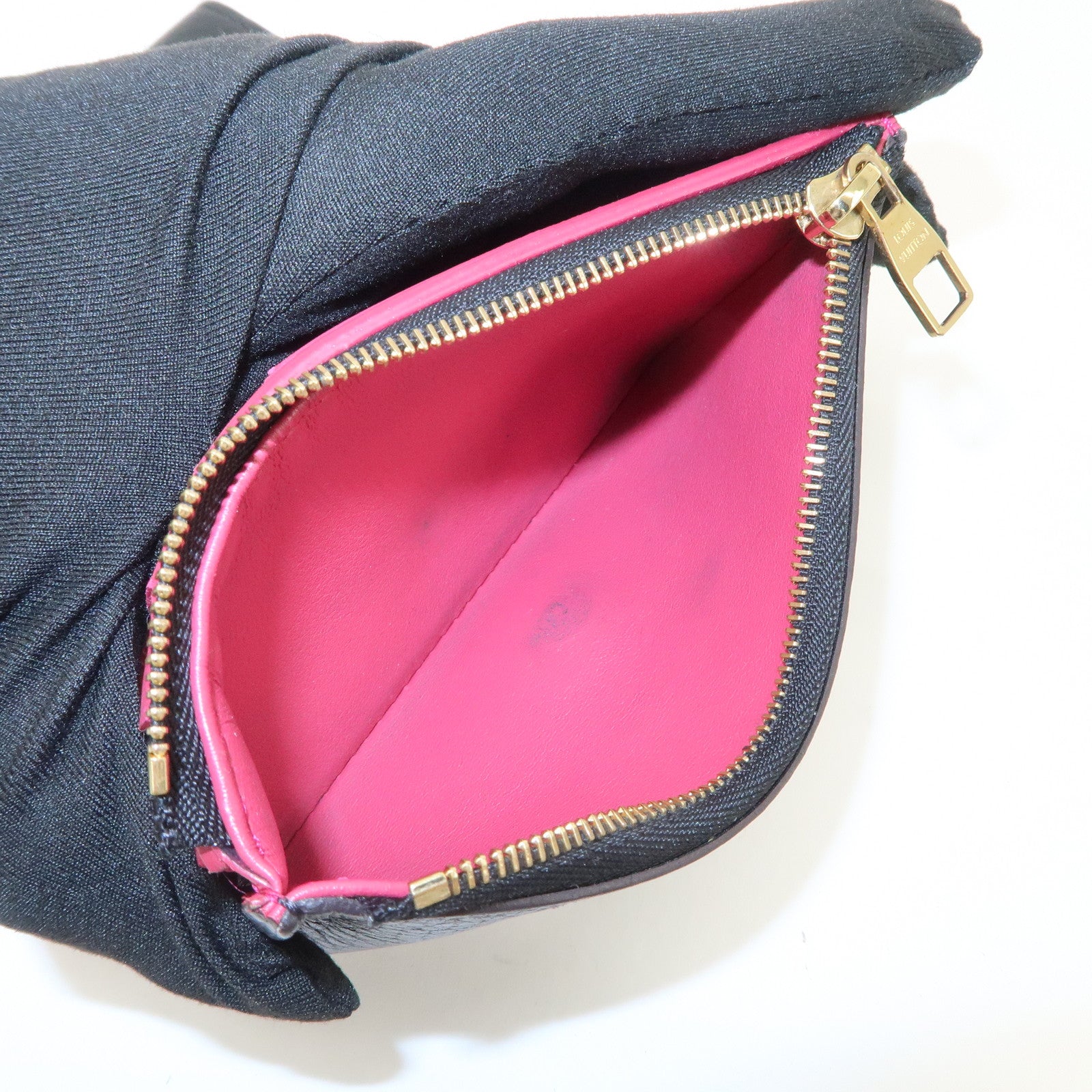 Louis Vuitton Leather Portefeuille Capucines Compact Wallet M62157