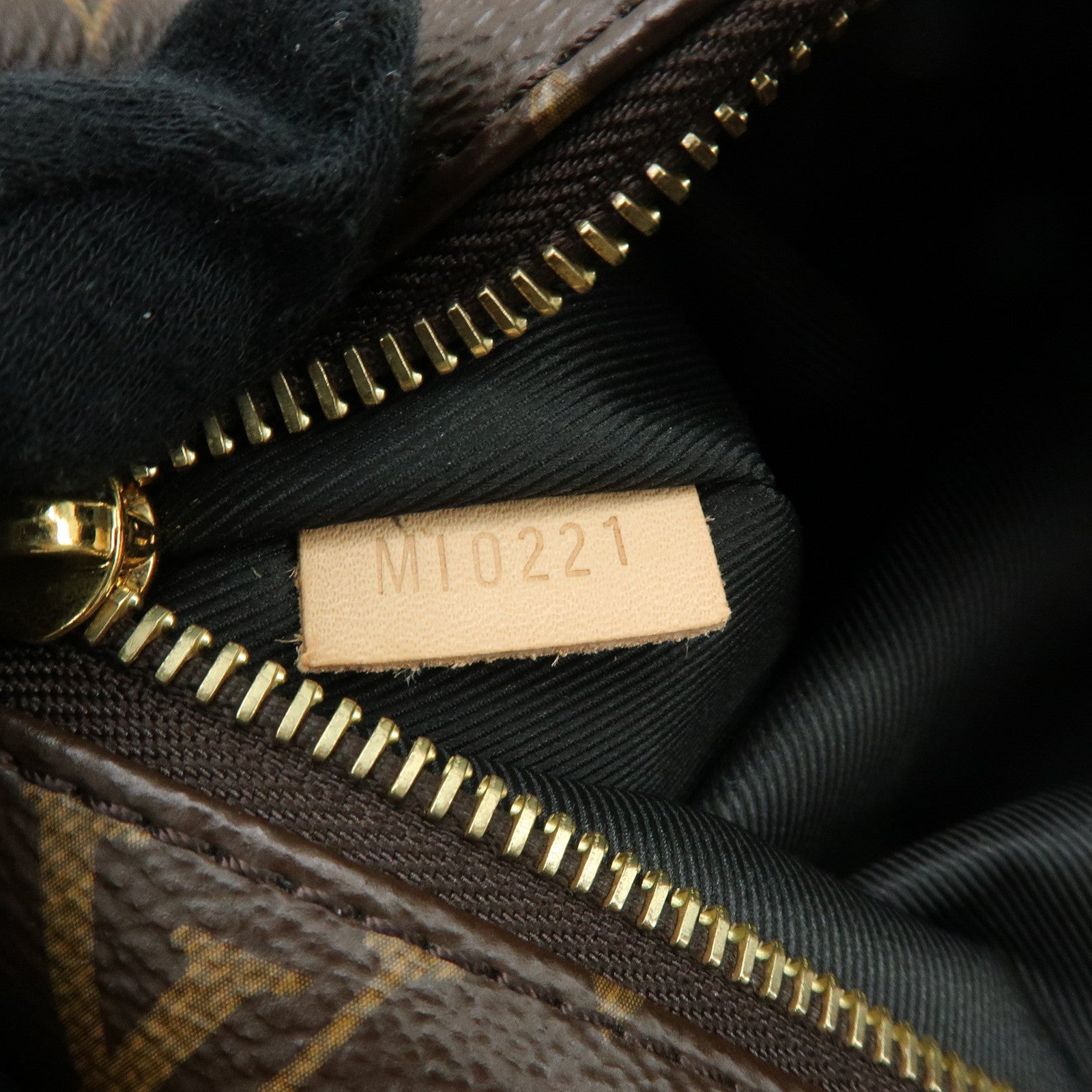 Louis Vuitton Monogram Bumbag Crossbody Shoulder Bag Brown M43644