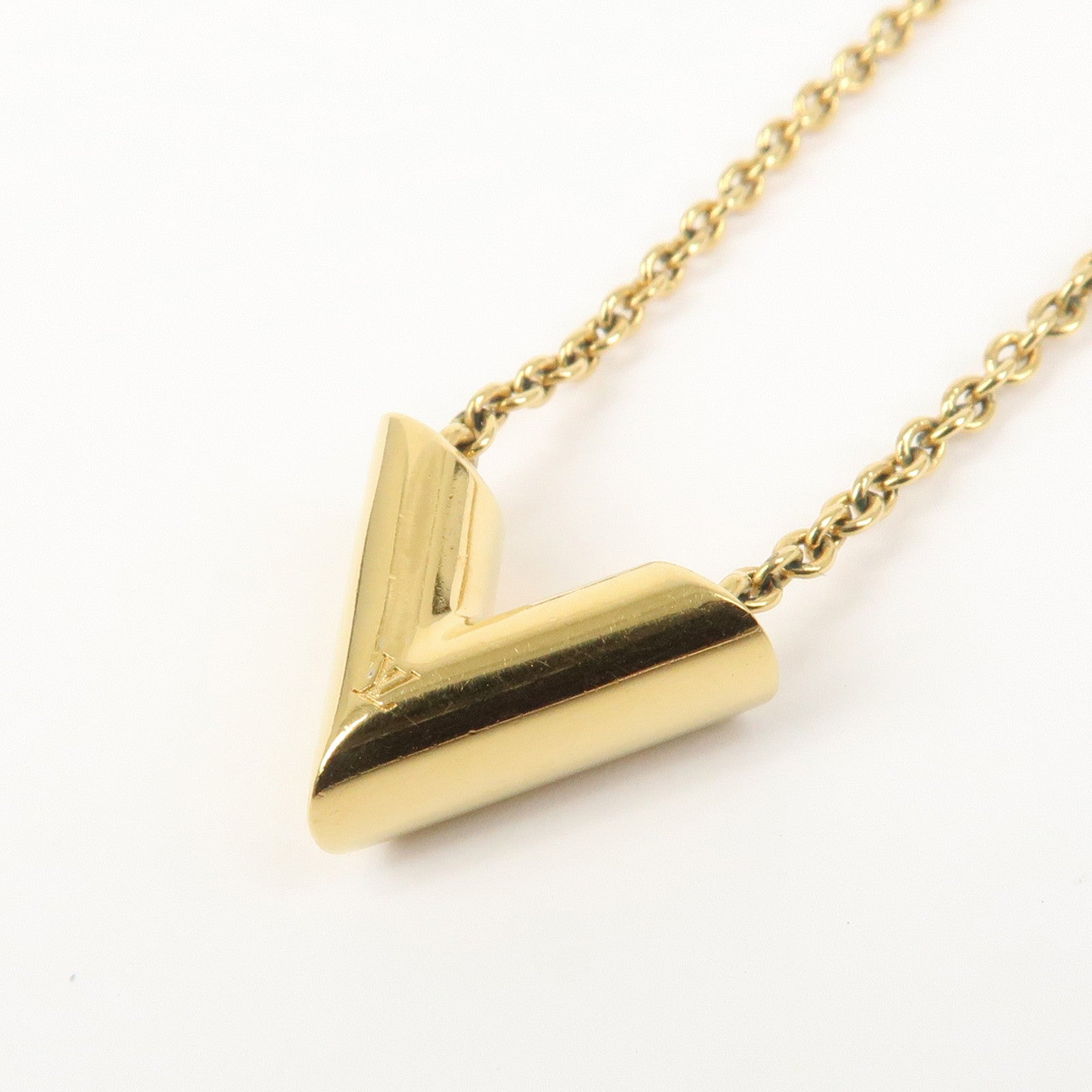 Louis Vuitton Essential V Necklace Metal Gold M61083