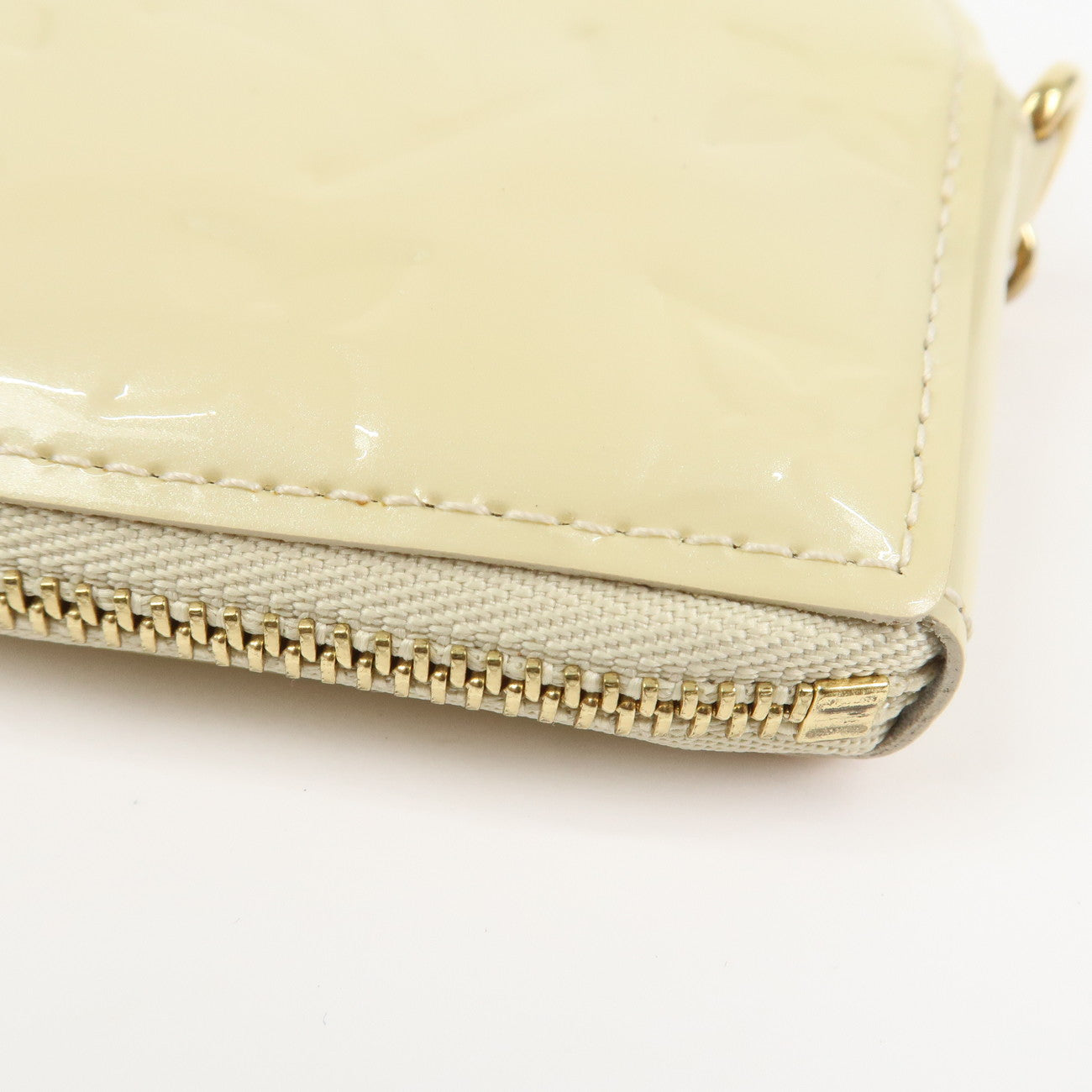 Louis Vuitton Monogram Vernis Porte Monnaie Coeur Ivory M91479