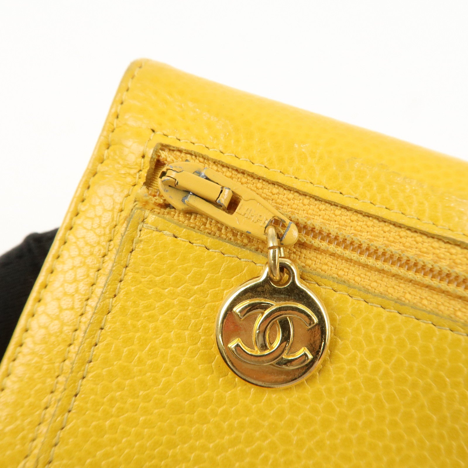 CHANEL COCO Mark Caviarskin Bi-Fold Card Case Coin Case 4072657 Used