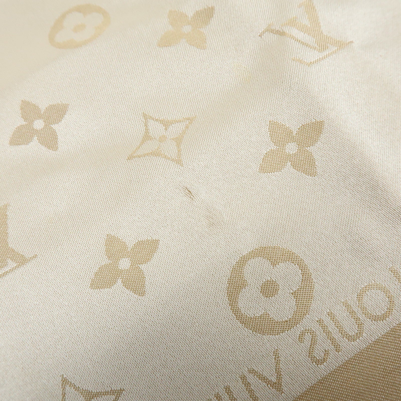 Louis Vuitton Monogram Echarpe Capri Silk 100% Scarf Beige M71051
