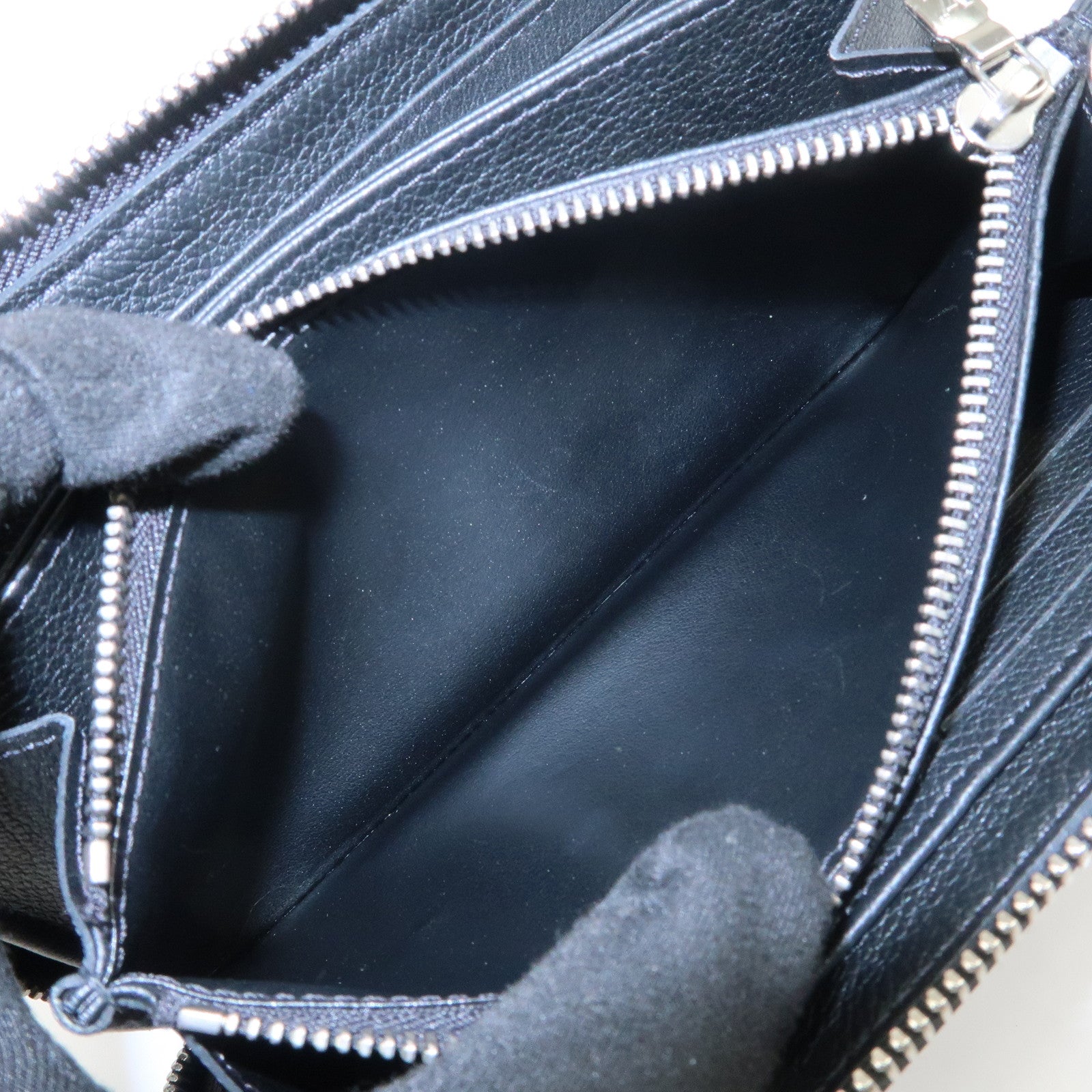 Louis Vuitton Lockme Leather Round Zippy Long Wallet Noir M62622
