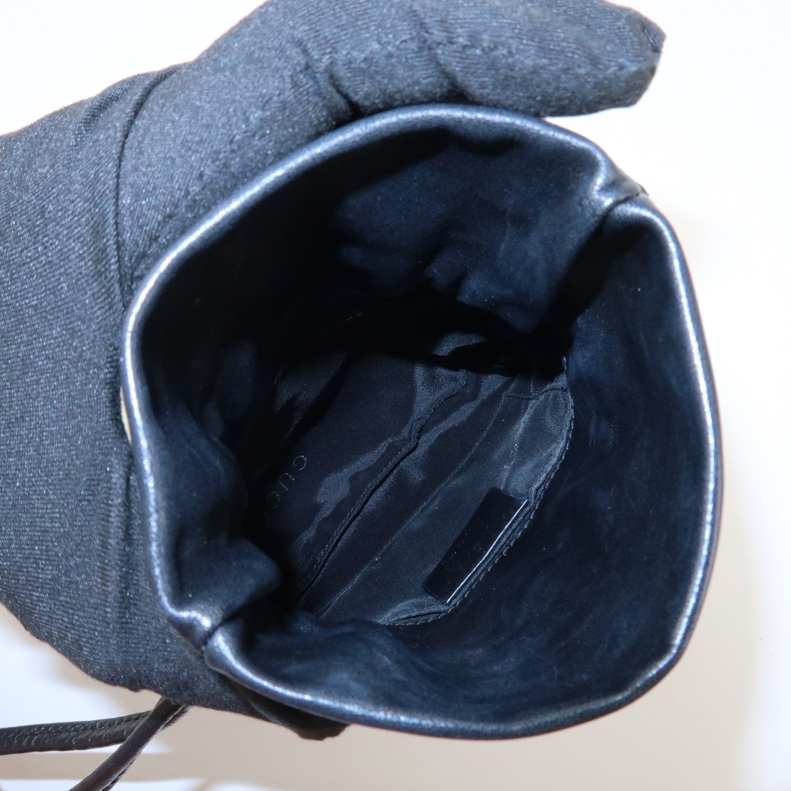 GUCCI Leather Shoulder Bag Black Silver Hardware 200110 Used