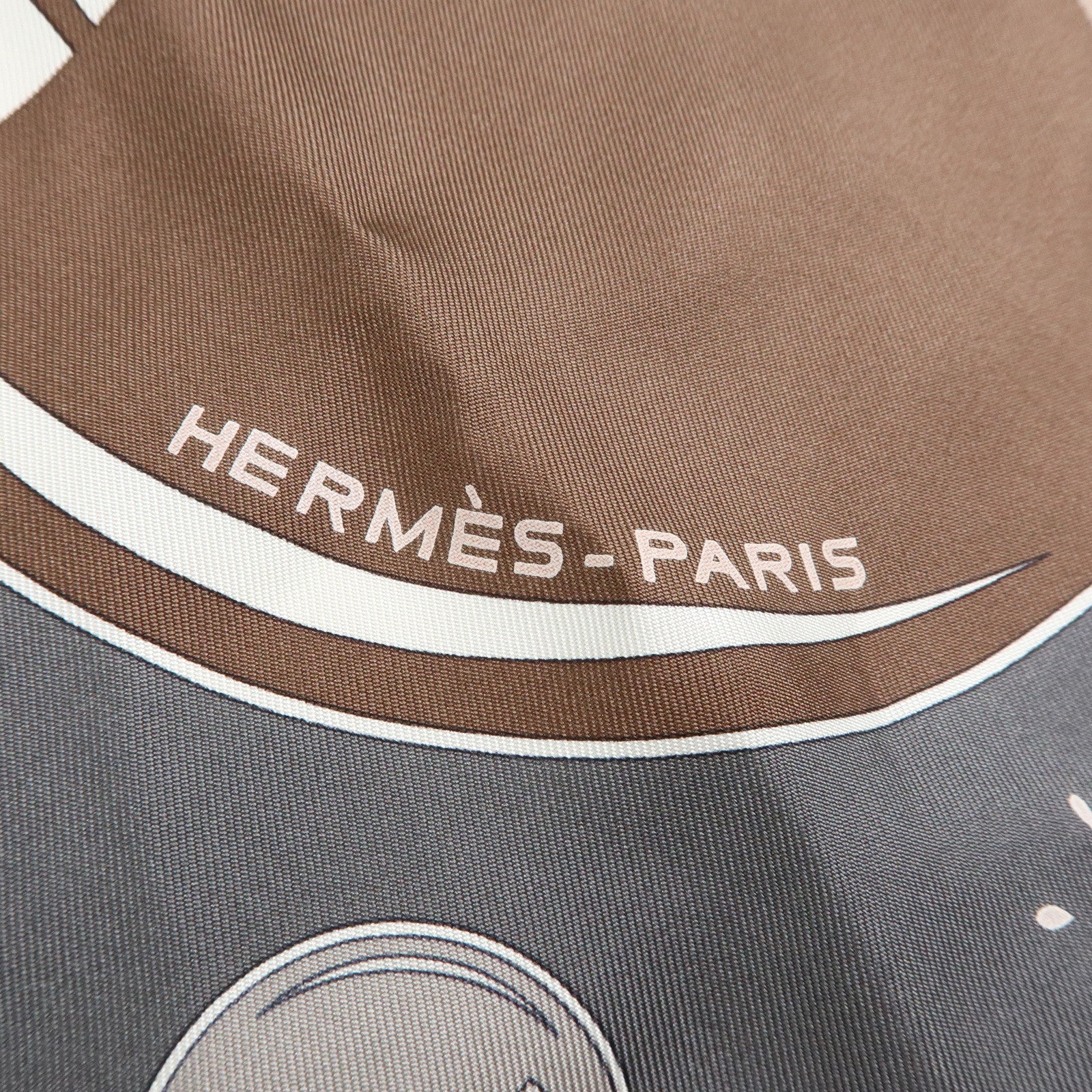 HERMES Carre 90 Silk 100% Scarf bal de bulles Soap Bubble Print