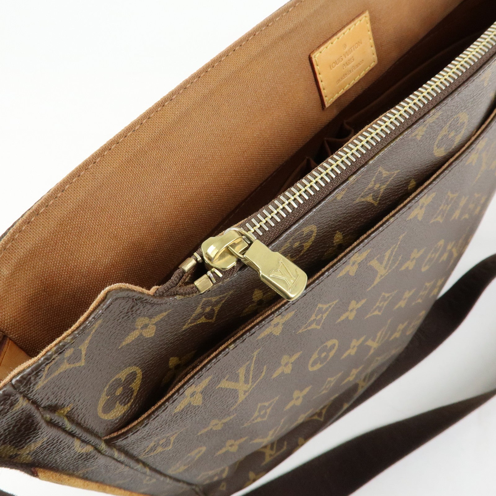 Louis Vuitton Monogram Messenger MM Beaubourg Crossbody Bag M97038